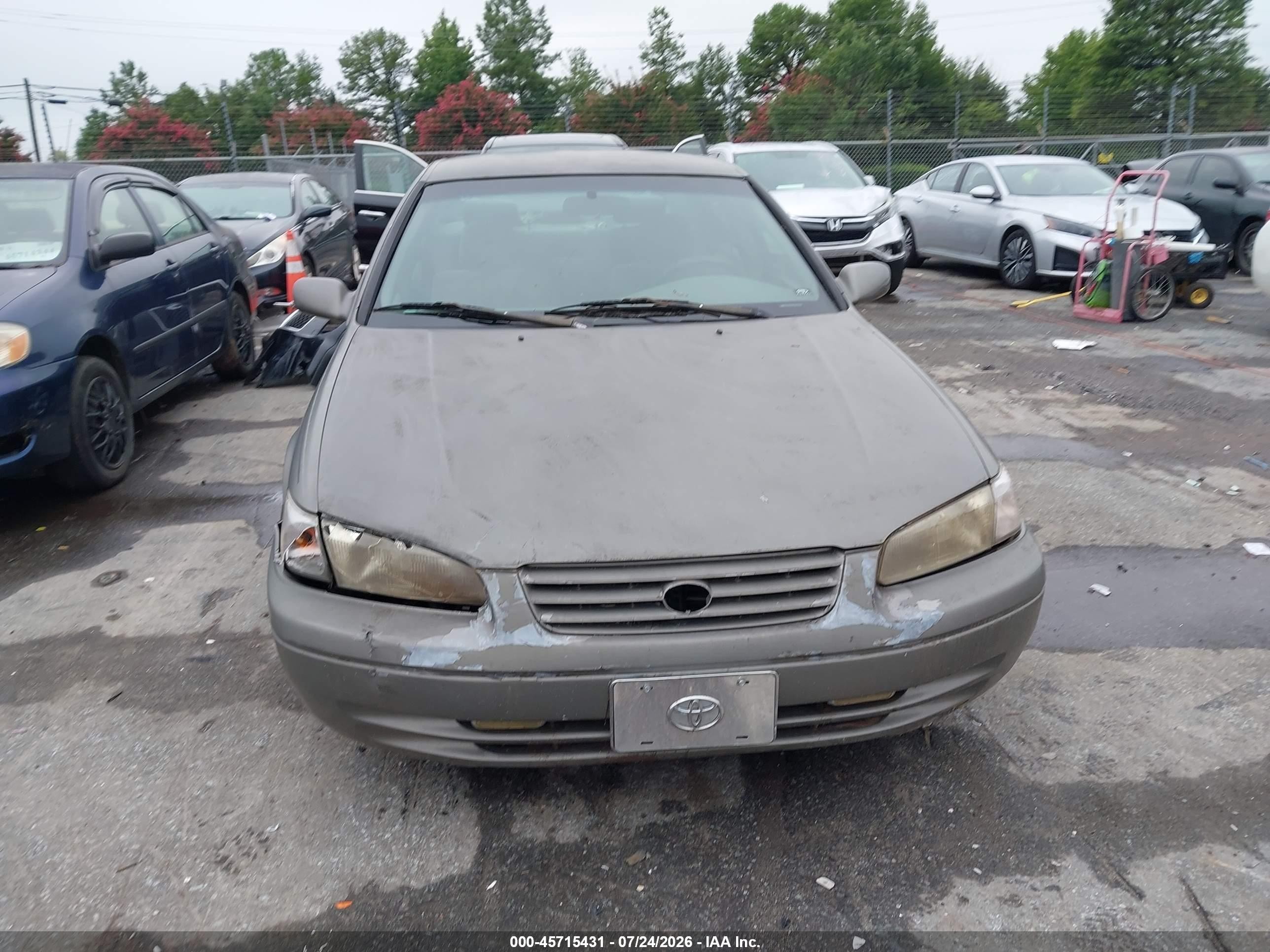 1999 Toyota Camry Le Gray vin: 4T1BG22K9XU577929