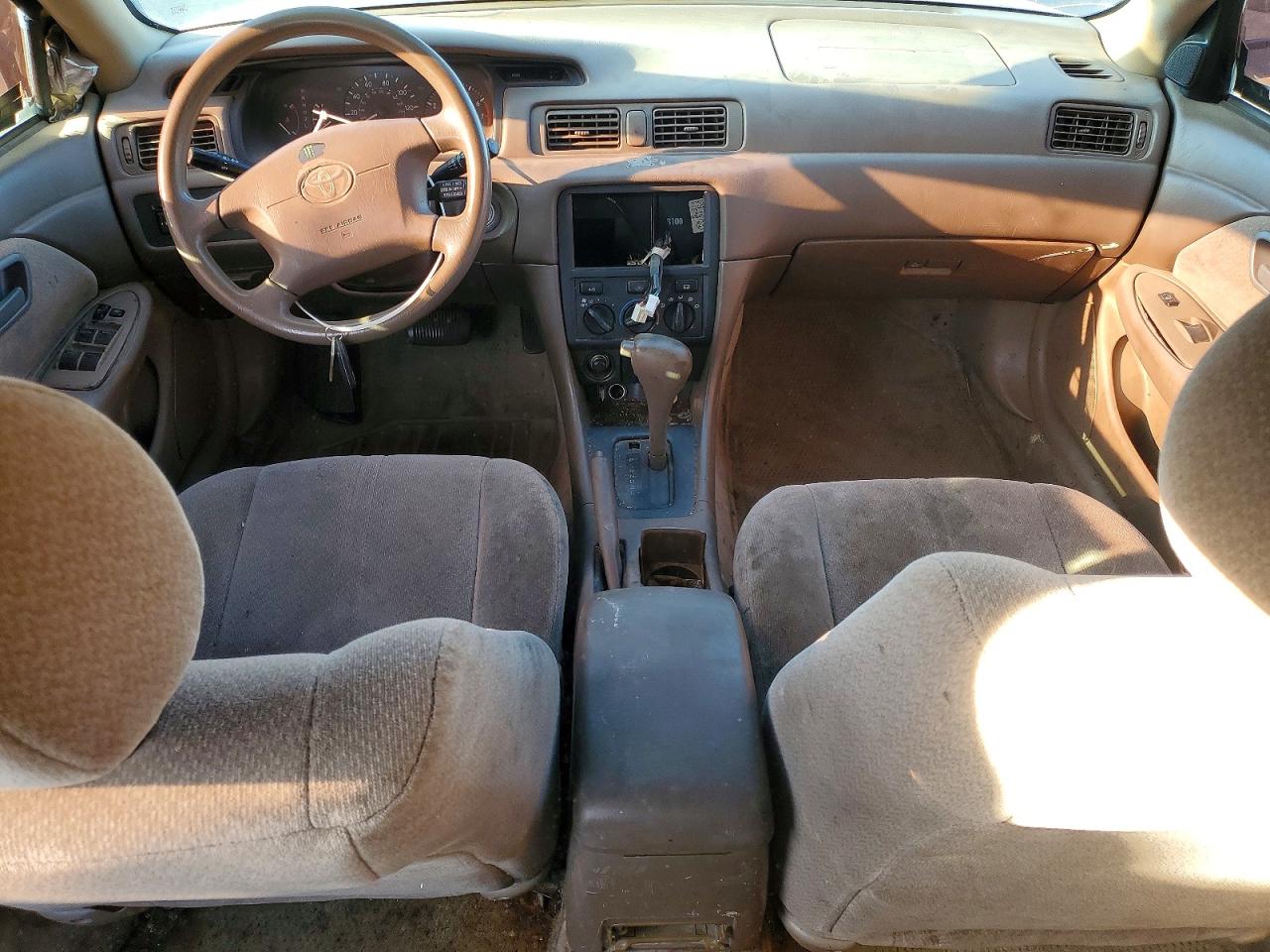 2000 Toyota Camry Gold vin: 4T1BG22K9YU637368