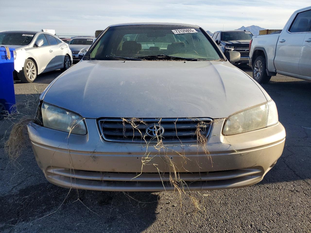 2000 Toyota Camry Gold vin: 4T1BG22K9YU637368
