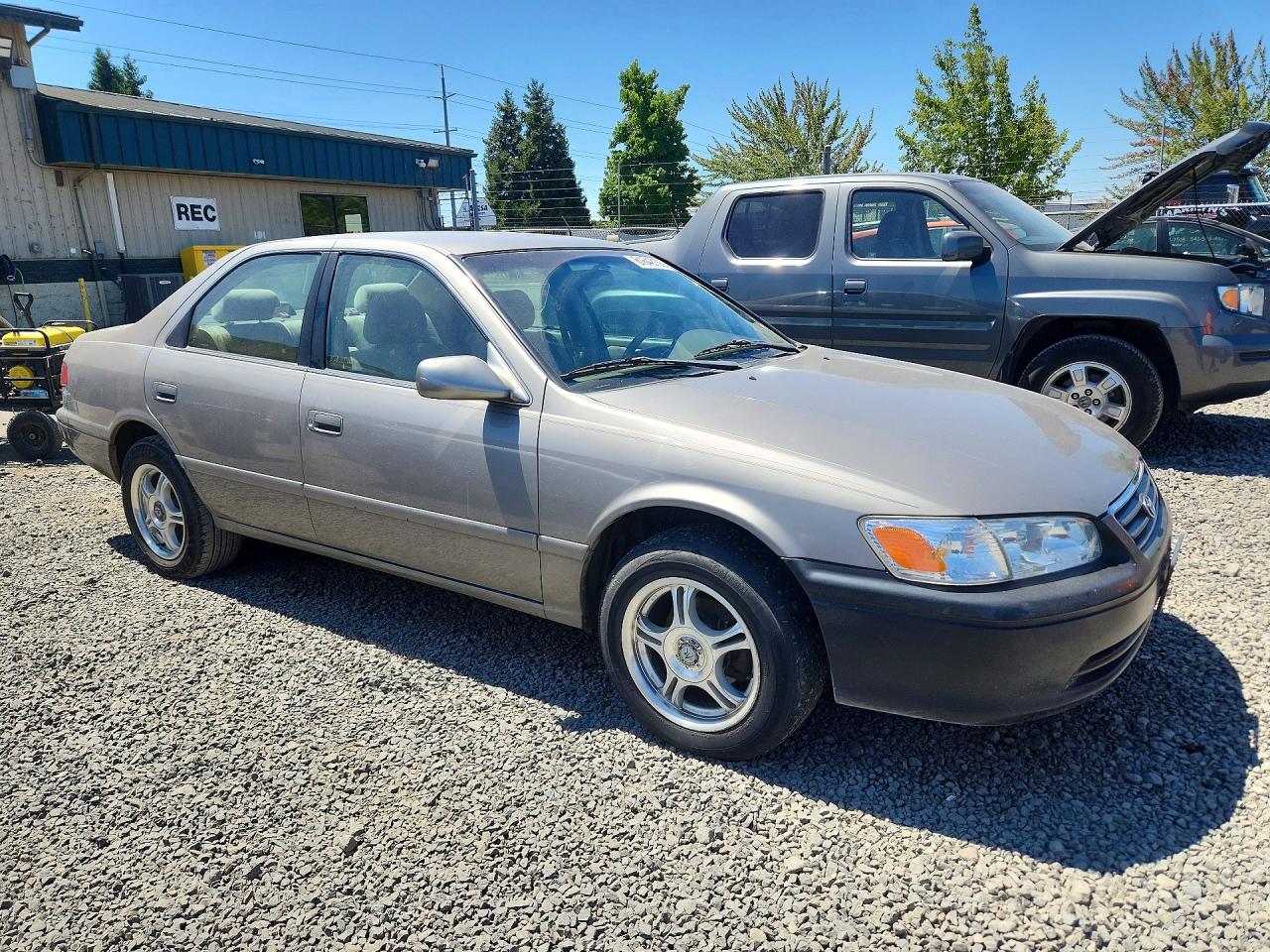 2000 Toyota Camry Ce Silver vin: 4T1BG22K9YU670547