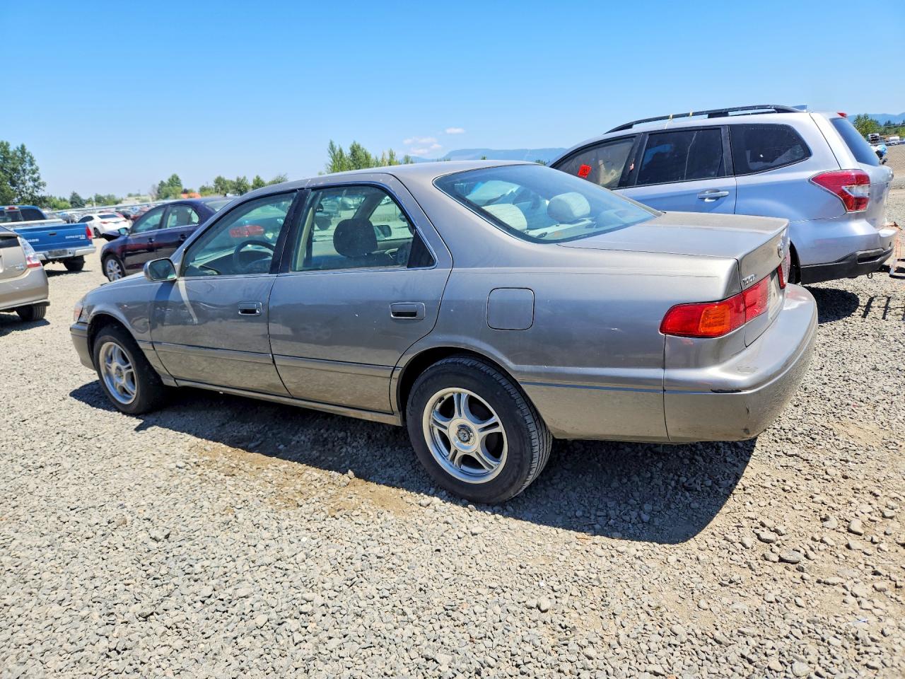 2000 Toyota Camry Ce Silver vin: 4T1BG22K9YU670547