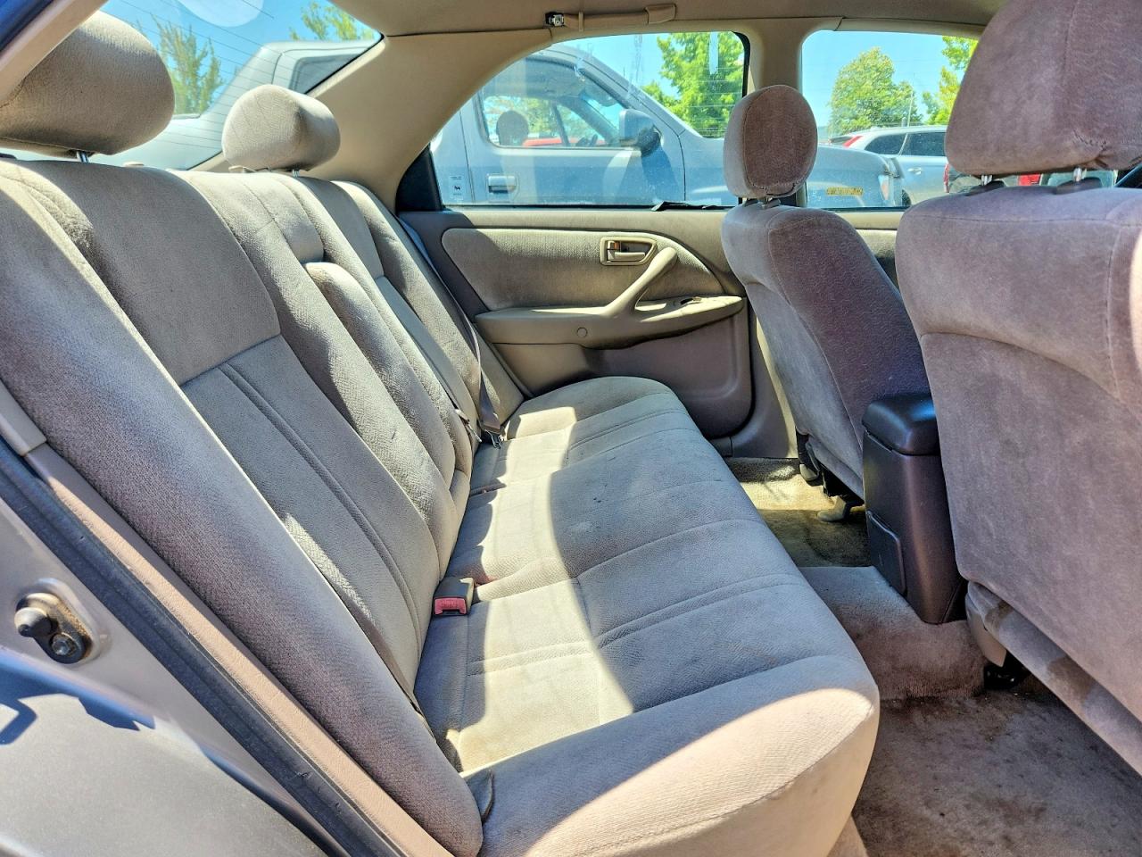 2000 Toyota Camry Ce Silver vin: 4T1BG22K9YU670547