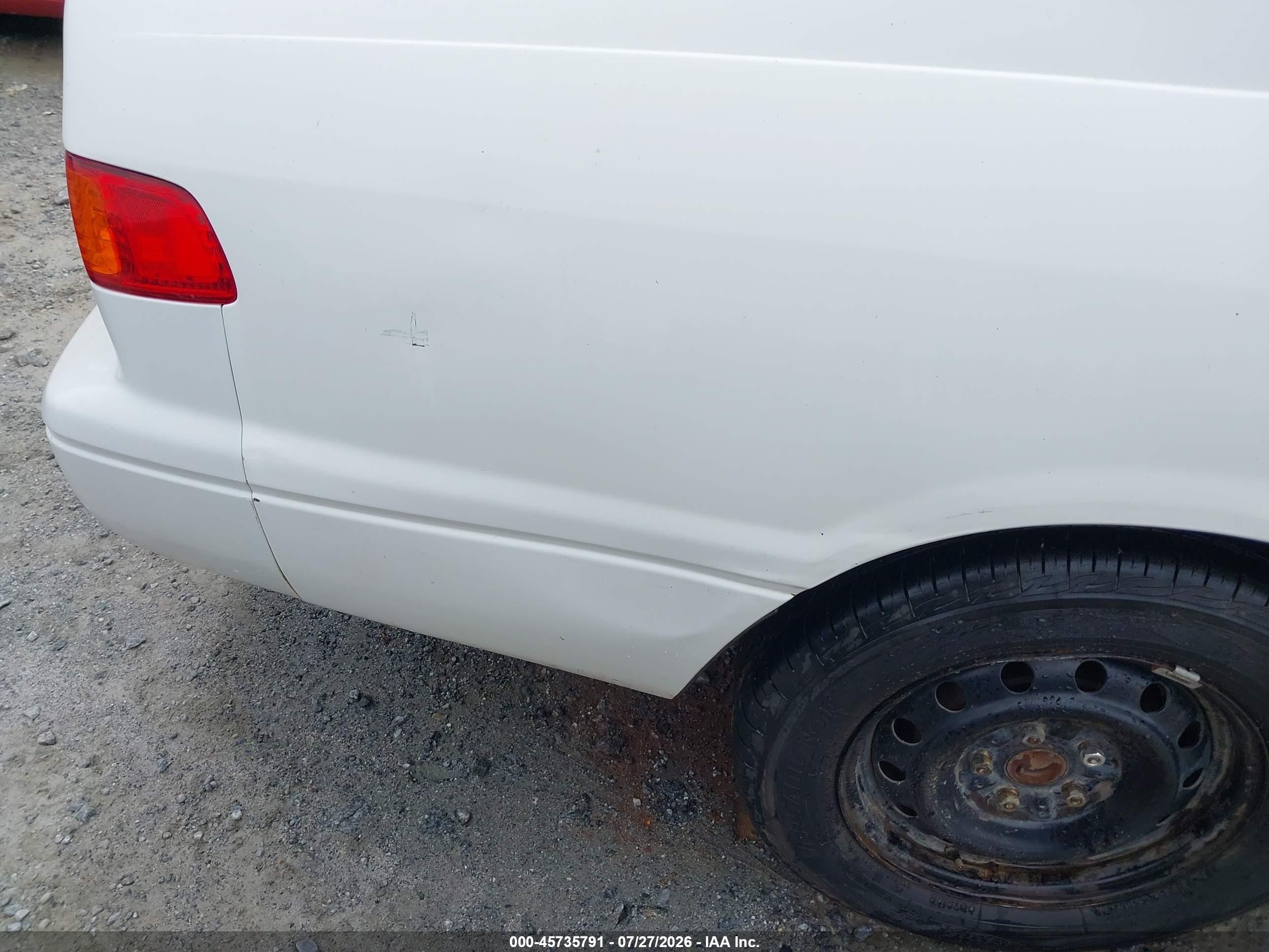 2000 Toyota Camry Le White vin: 4T1BG22K9YU925567