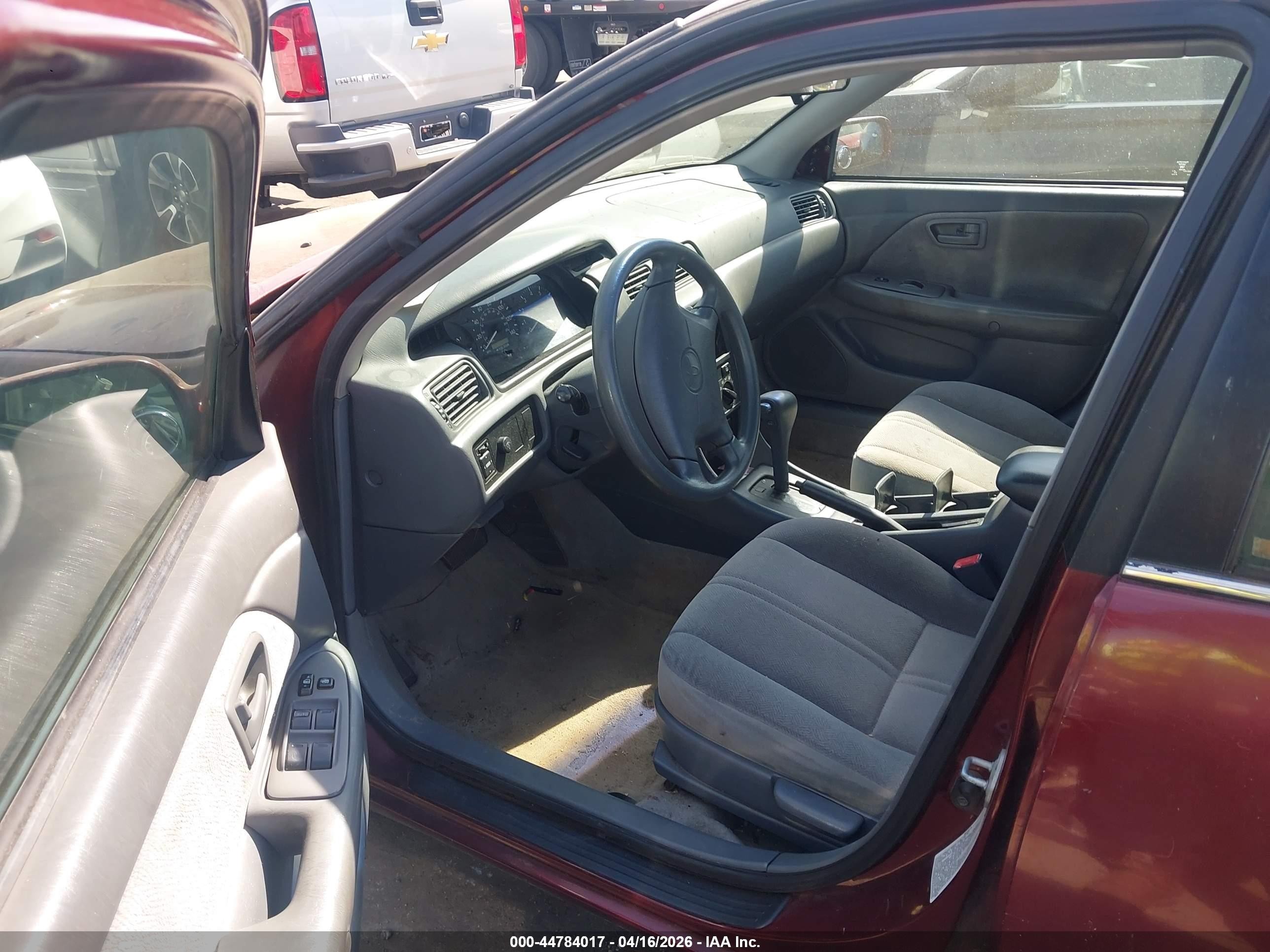 2001 Toyota Camry Ce Burgundy vin: 4T1BG22KX1U048531