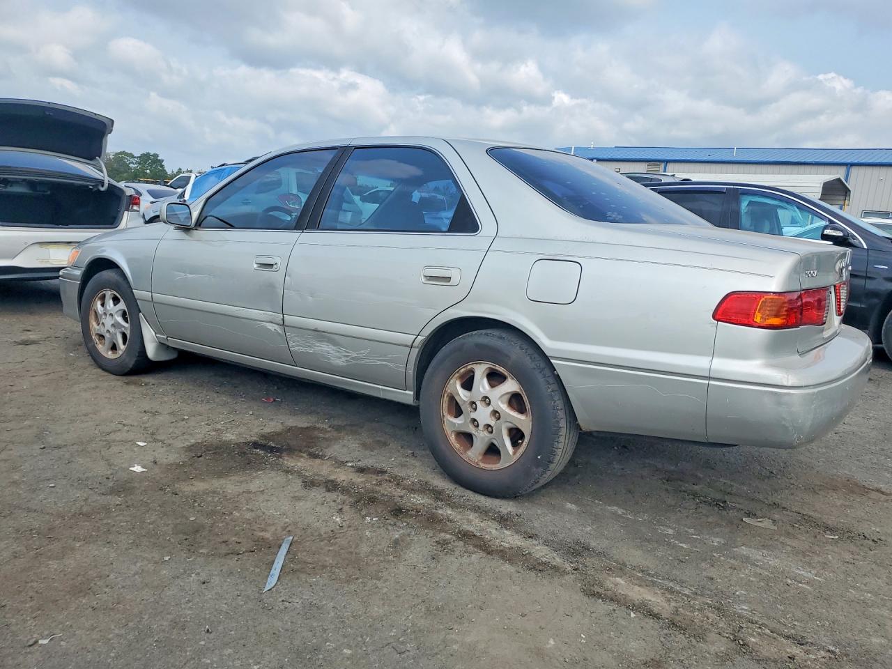2001 Toyota Camry Le Silver vin: 4T1BG22KX1U109960
