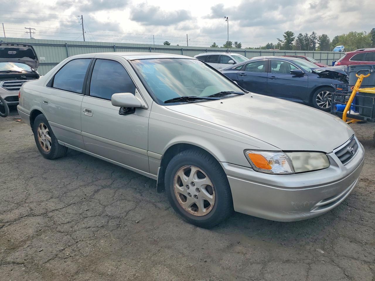 2001 Toyota Camry Le Silver vin: 4T1BG22KX1U109960