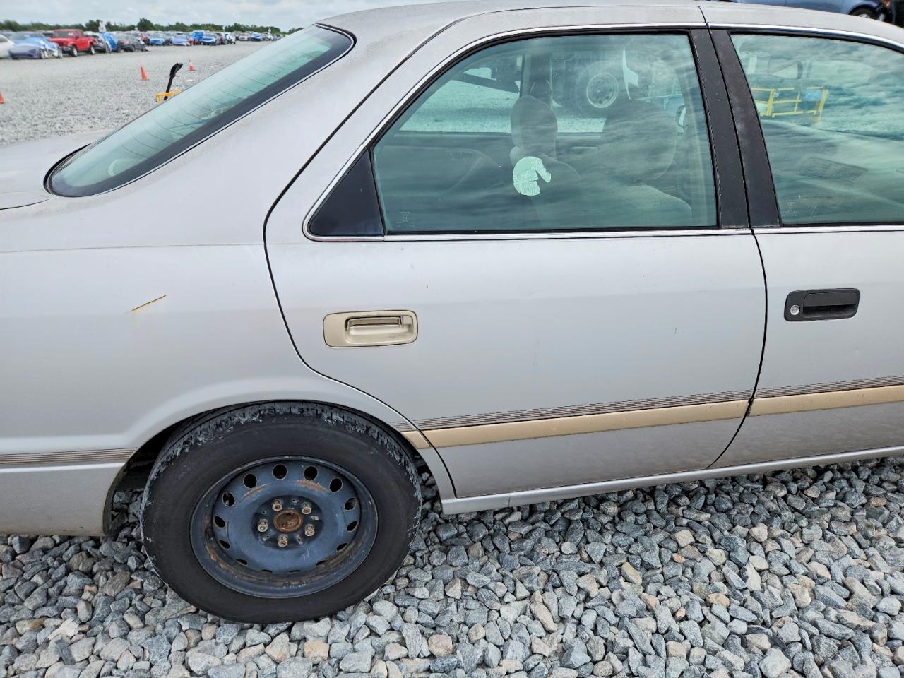 2001 Toyota Camry Ce Silver vin: 4T1BG22KX1U110087