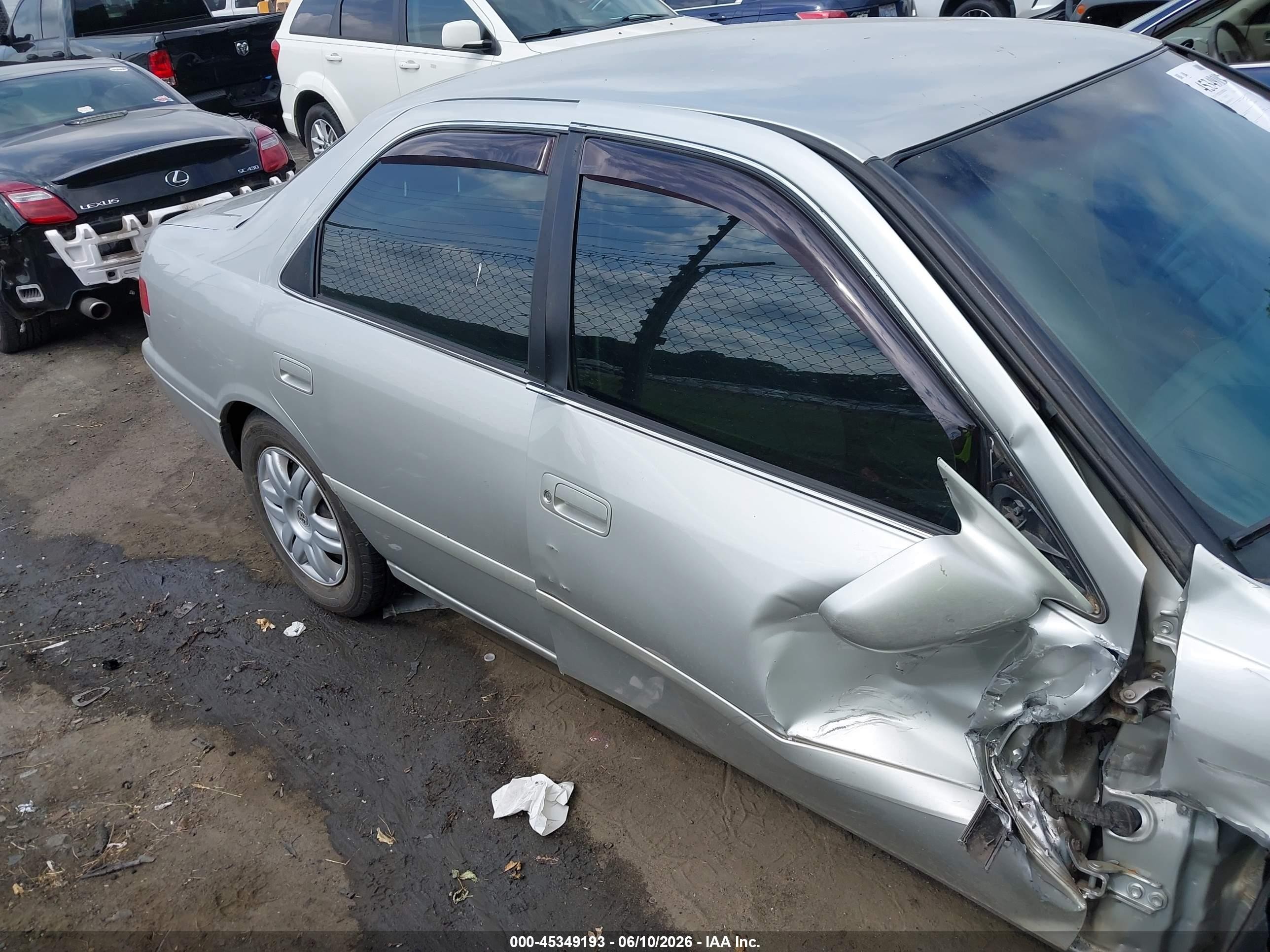 2001 Toyota Camry Le Серебряный vin: 4T1BG22KX1U112535