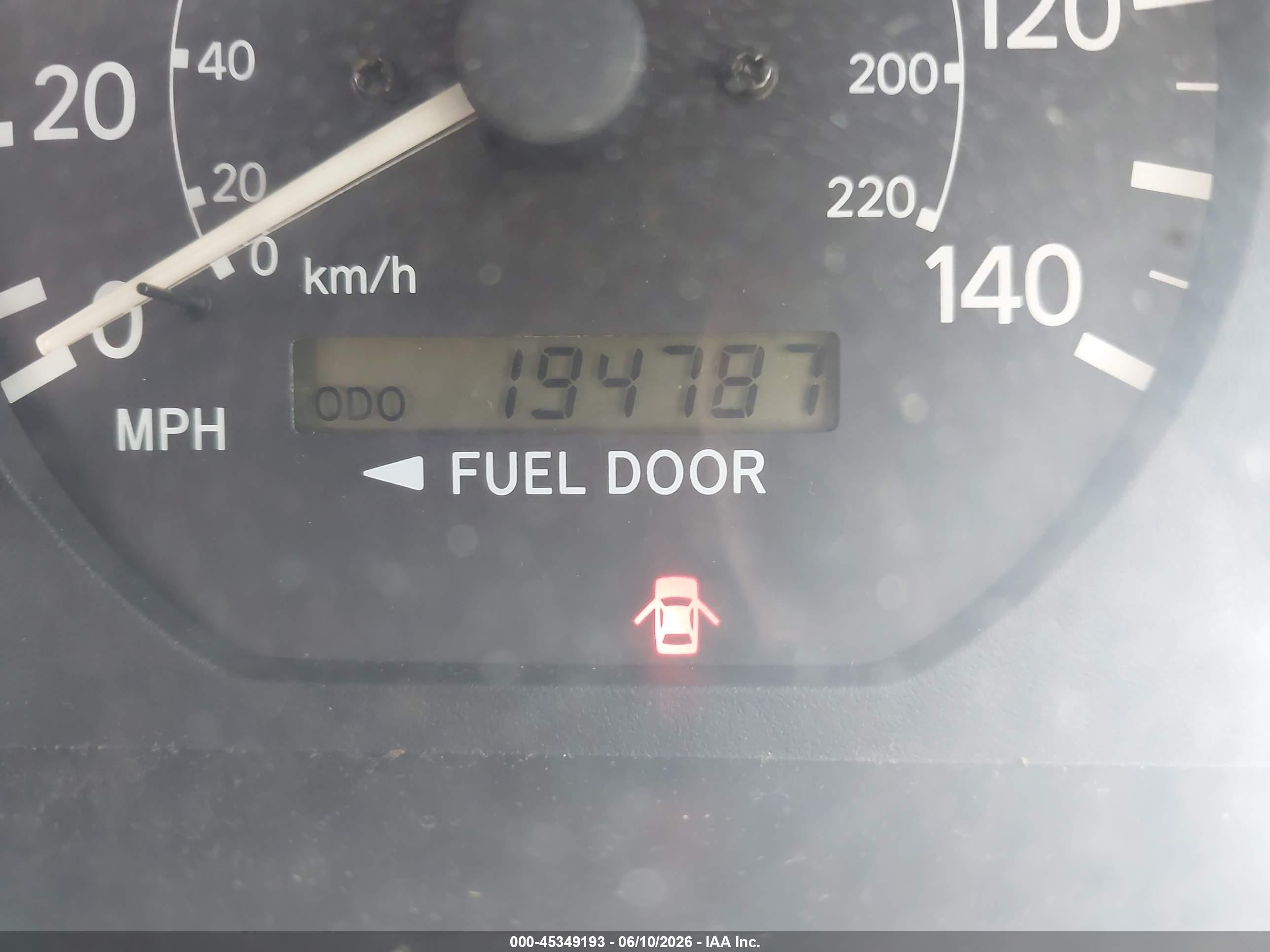 2001 Toyota Camry Le Серебряный vin: 4T1BG22KX1U112535