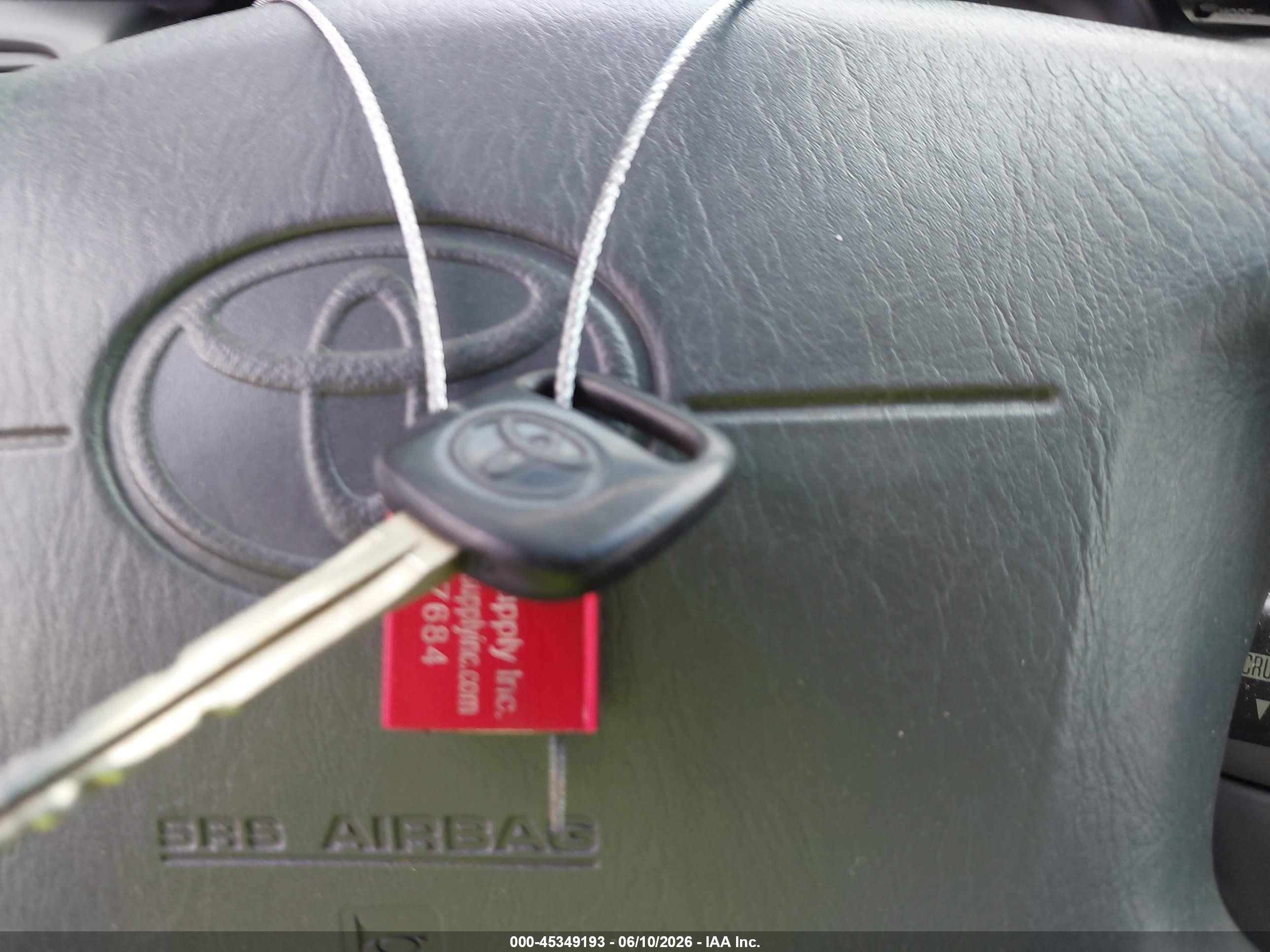 2001 Toyota Camry Le Серебряный vin: 4T1BG22KX1U112535