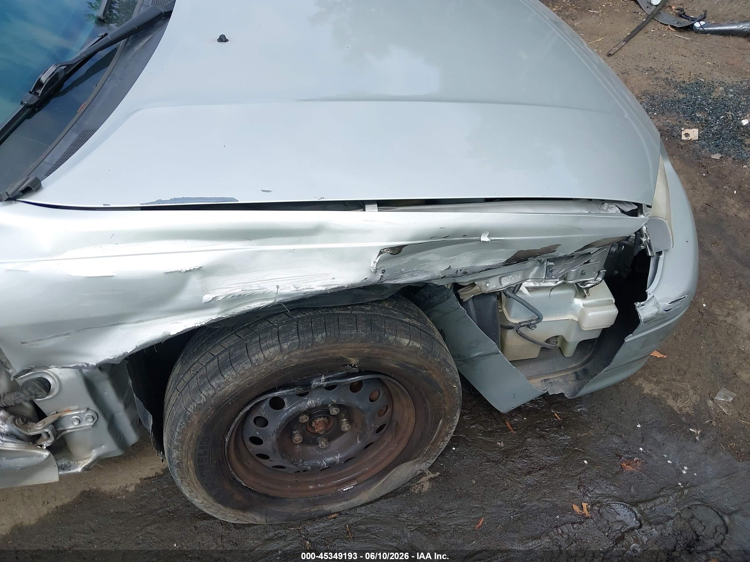 2001 Toyota Camry Le Серебряный vin: 4T1BG22KX1U112535