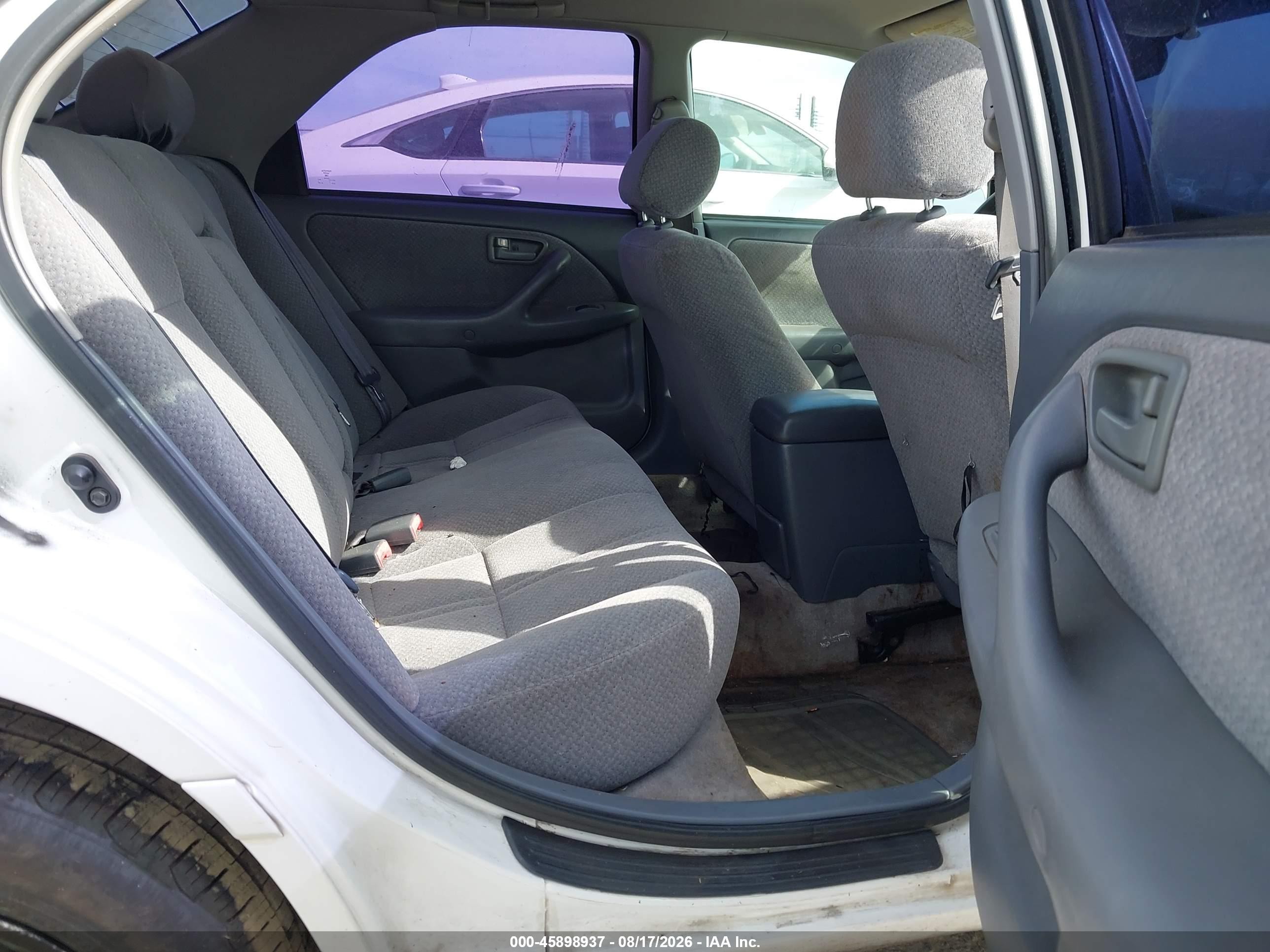 2001 Toyota Camry Le White vin: 4T1BG22KX1U852716