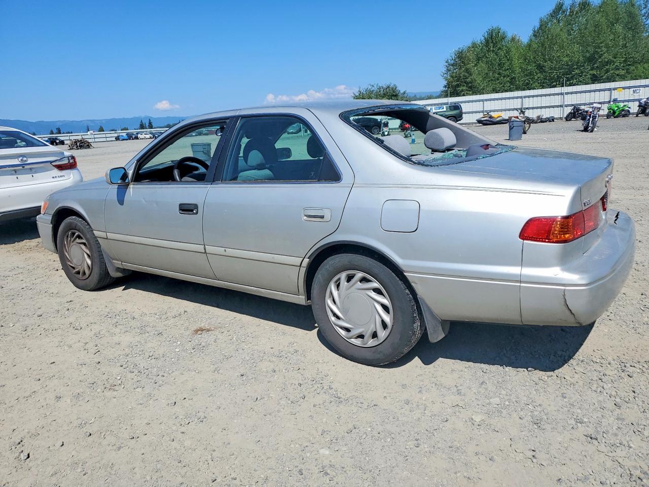 2001 Toyota Camry Le Silver vin: 4T1BG22KX1U864705