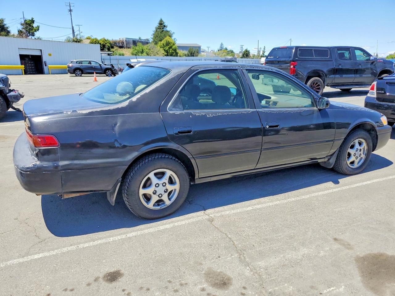 1997 Toyota Camry /le/ Black vin: 4T1BG22KXVU017575