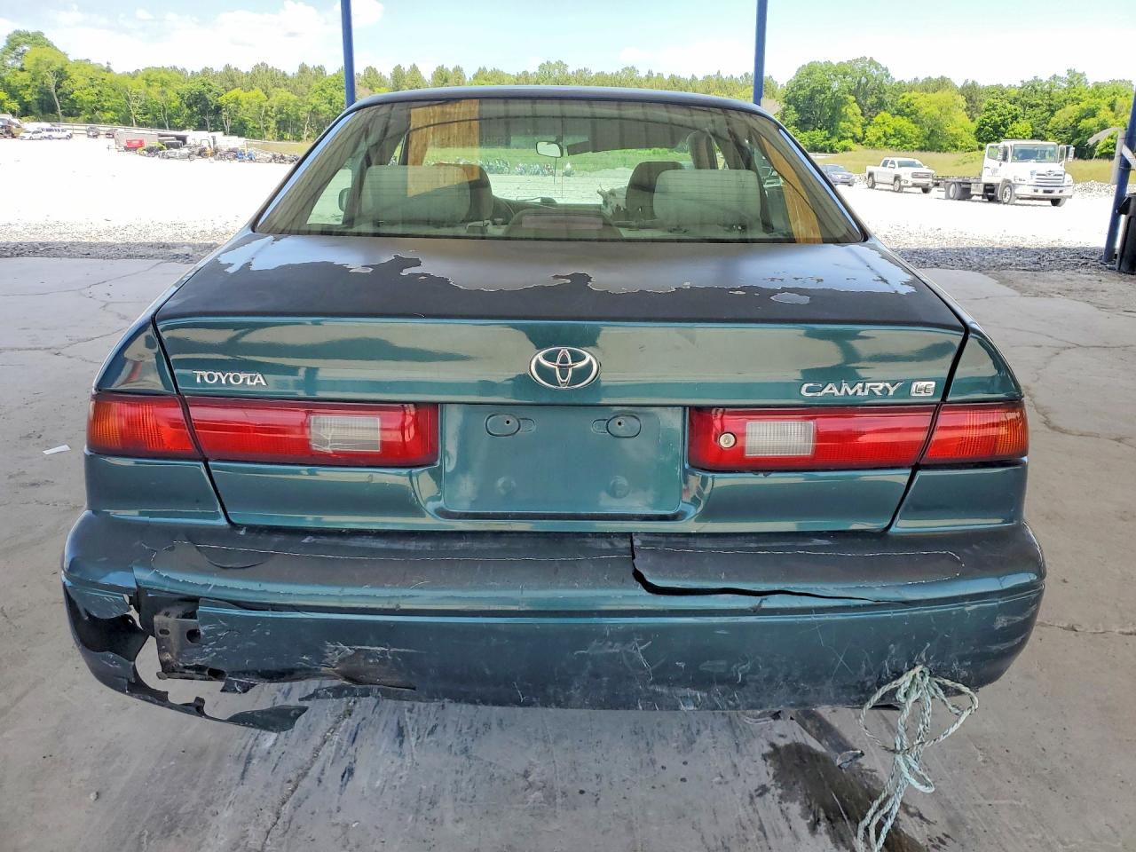 1997 Toyota Camry Le Green vin: 4T1BG22KXVU044663