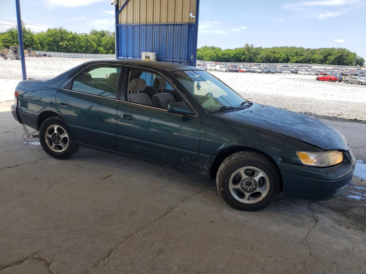 1997 Toyota Camry Le Green vin: 4T1BG22KXVU044663