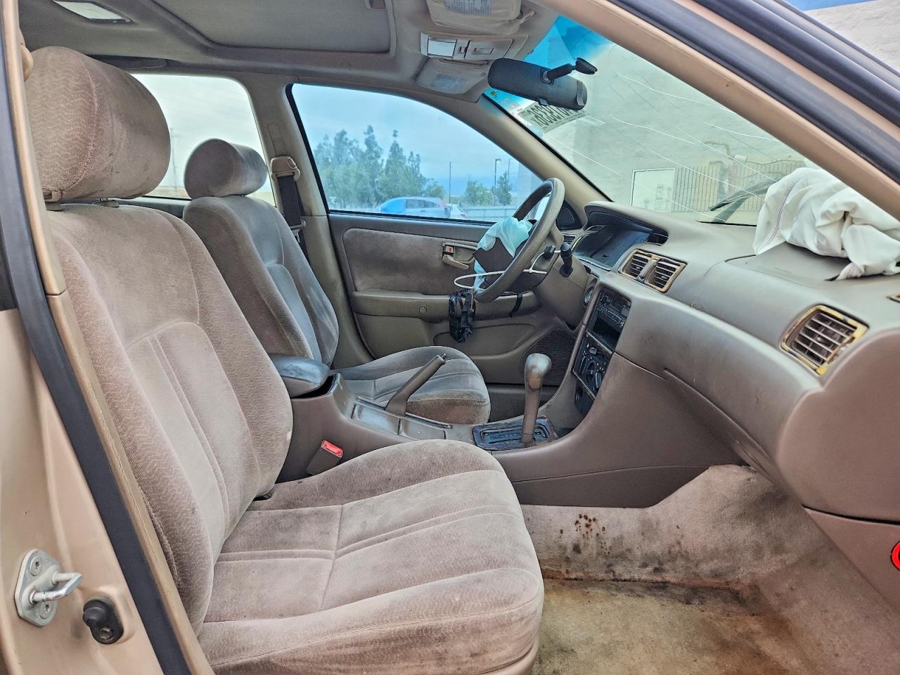 1997 Toyota Camry Le Beige vin: 4T1BG22KXVU075976