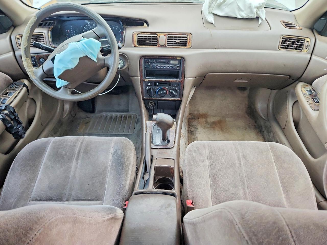 1997 Toyota Camry Le Beige vin: 4T1BG22KXVU075976