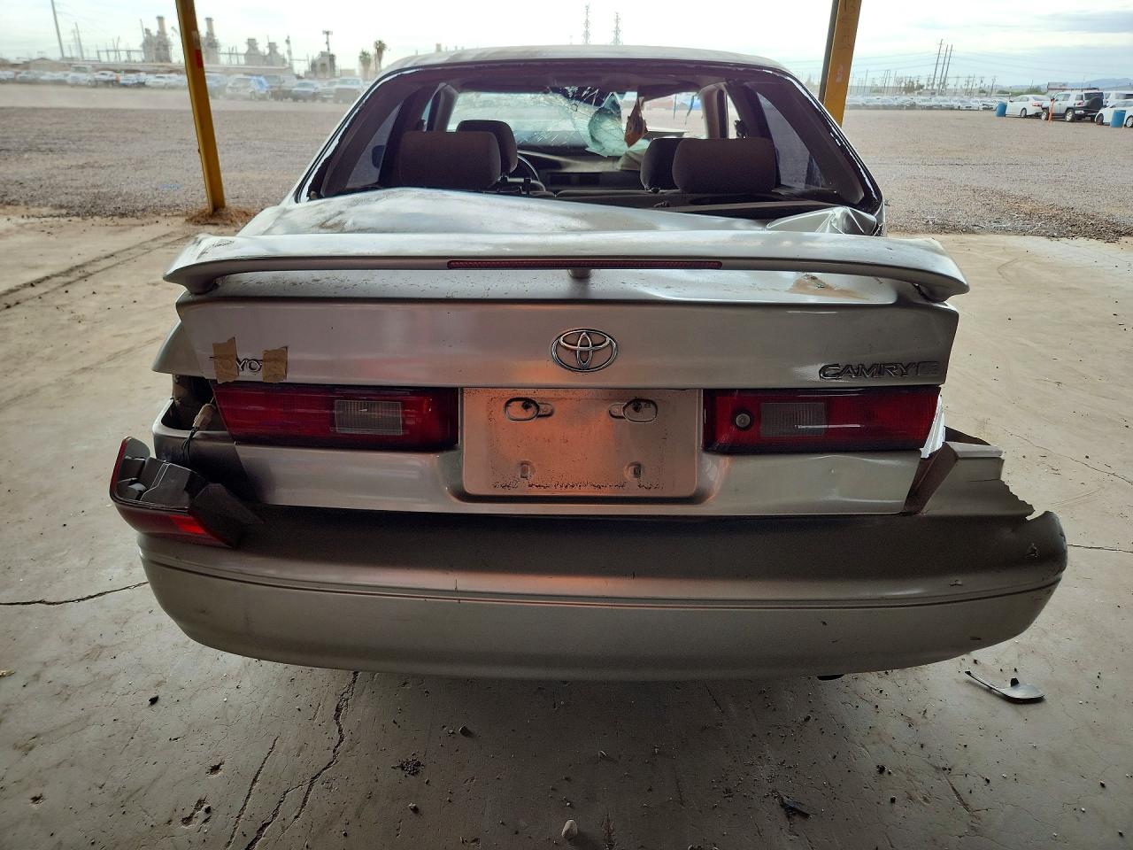 1997 Toyota Camry Le Gold vin: 4T1BG22KXVU100455