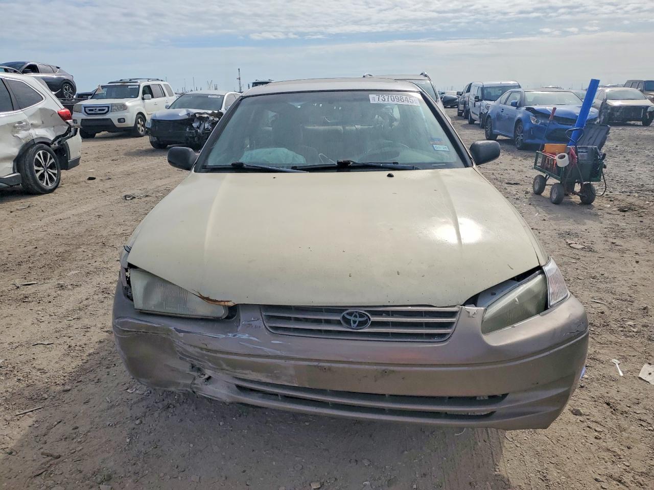 1997 Toyota Camry Ce Tan vin: 4T1BG22KXVU150773