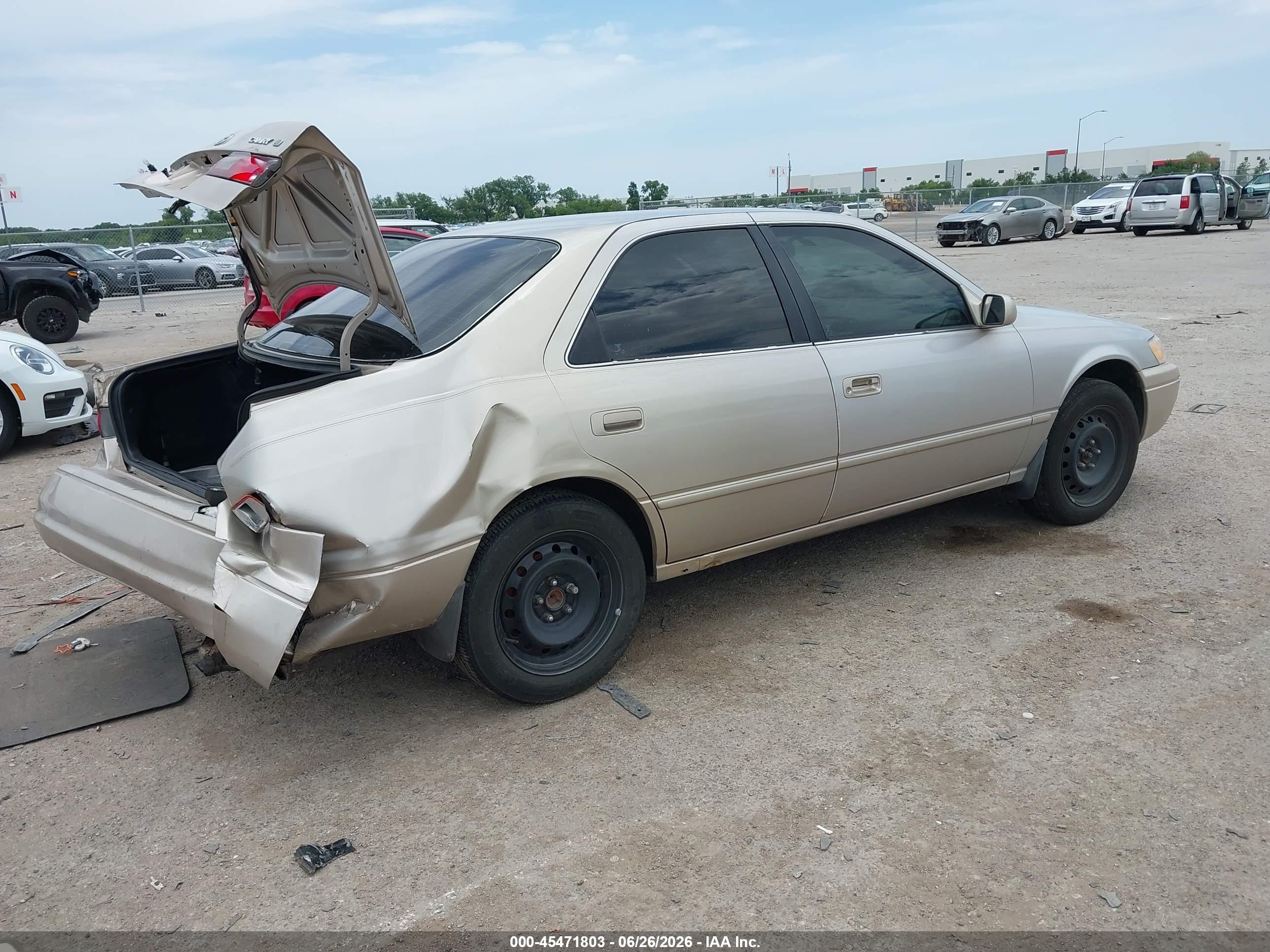 1998 Toyota Camry Le Brown vin: 4T1BG22KXWU262586