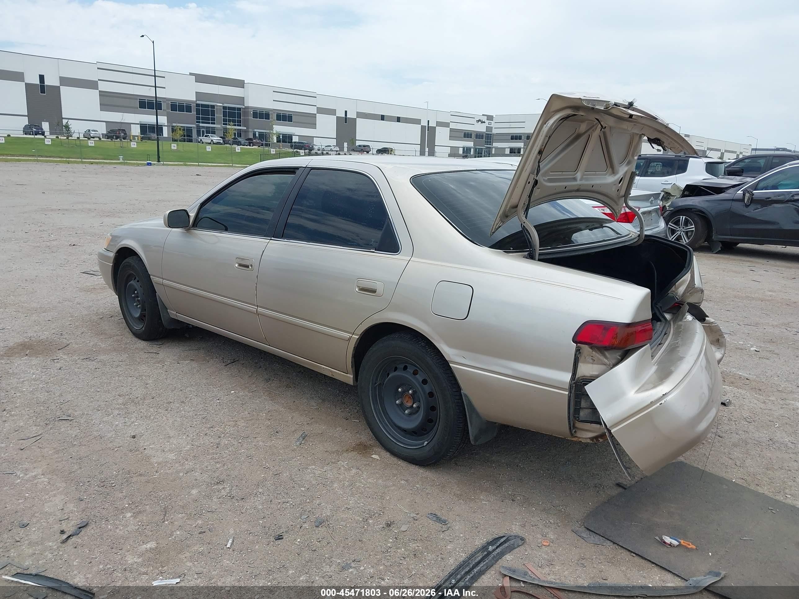 1998 Toyota Camry Le Brown vin: 4T1BG22KXWU262586