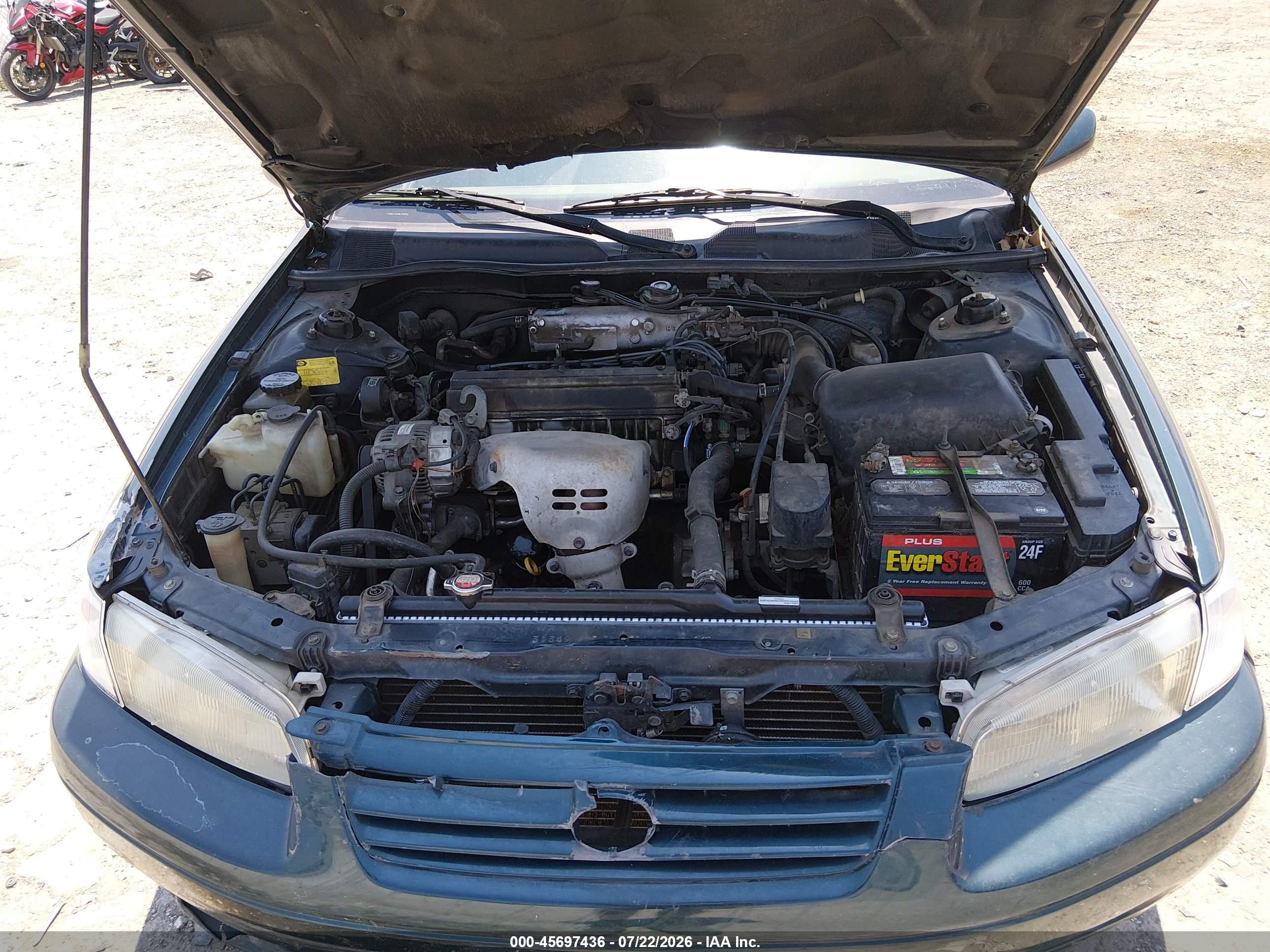 1998 Toyota Camry Le Green vin: 4T1BG22KXWU295846