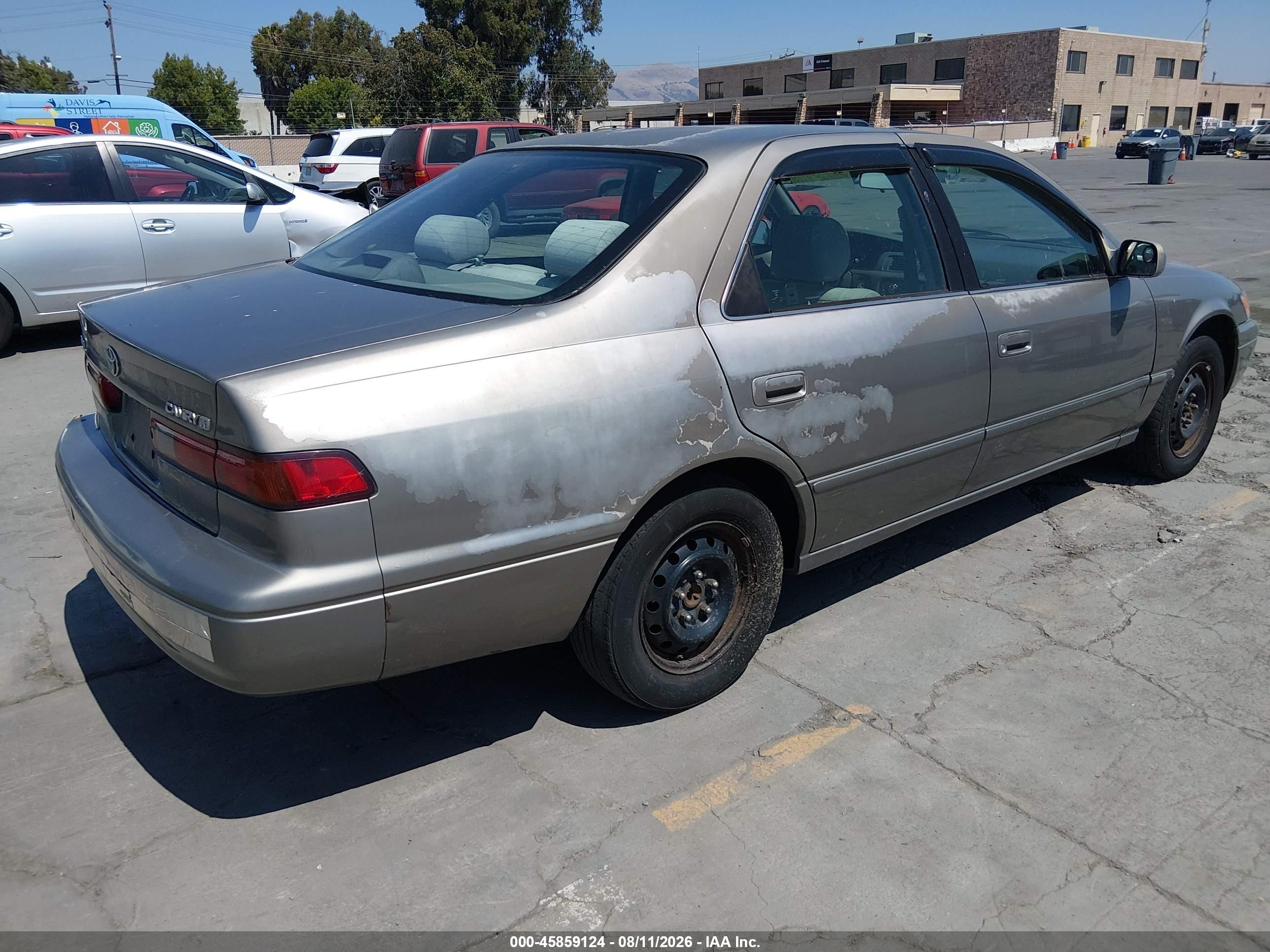 1998 Toyota Camry Le Champagne vin: 4T1BG22KXWU325752