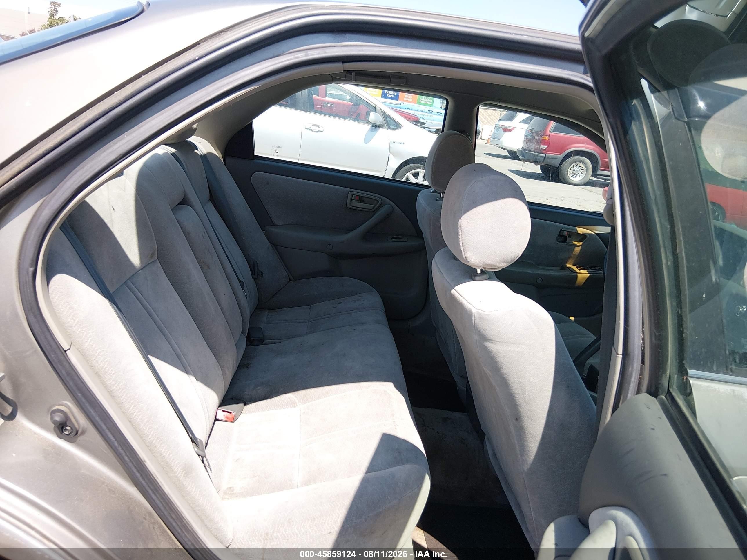 1998 Toyota Camry Le Champagne vin: 4T1BG22KXWU325752