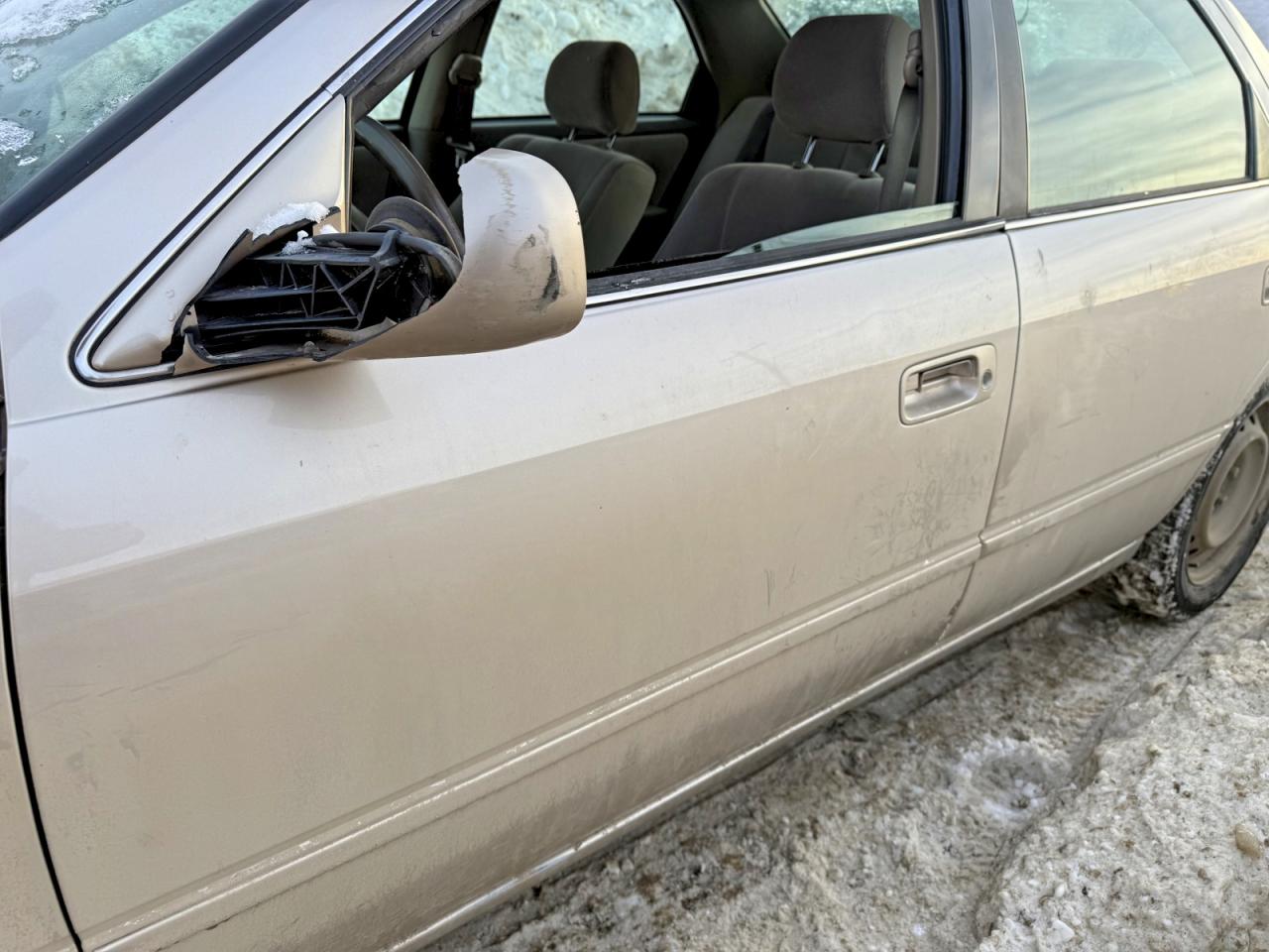 1998 Toyota Camry Ce Beige vin: 4T1BG22KXWU836748