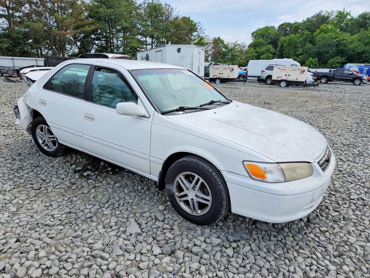 2000 Toyota Camry Le Белый vin: 4T1BG22KXYU731999