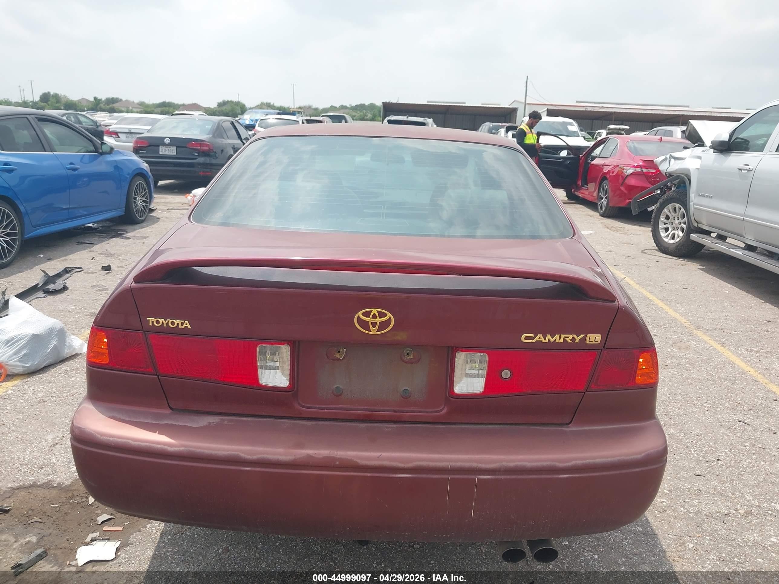 2000 Toyota Camry Le Red vin: 4T1BG22KXYU949425