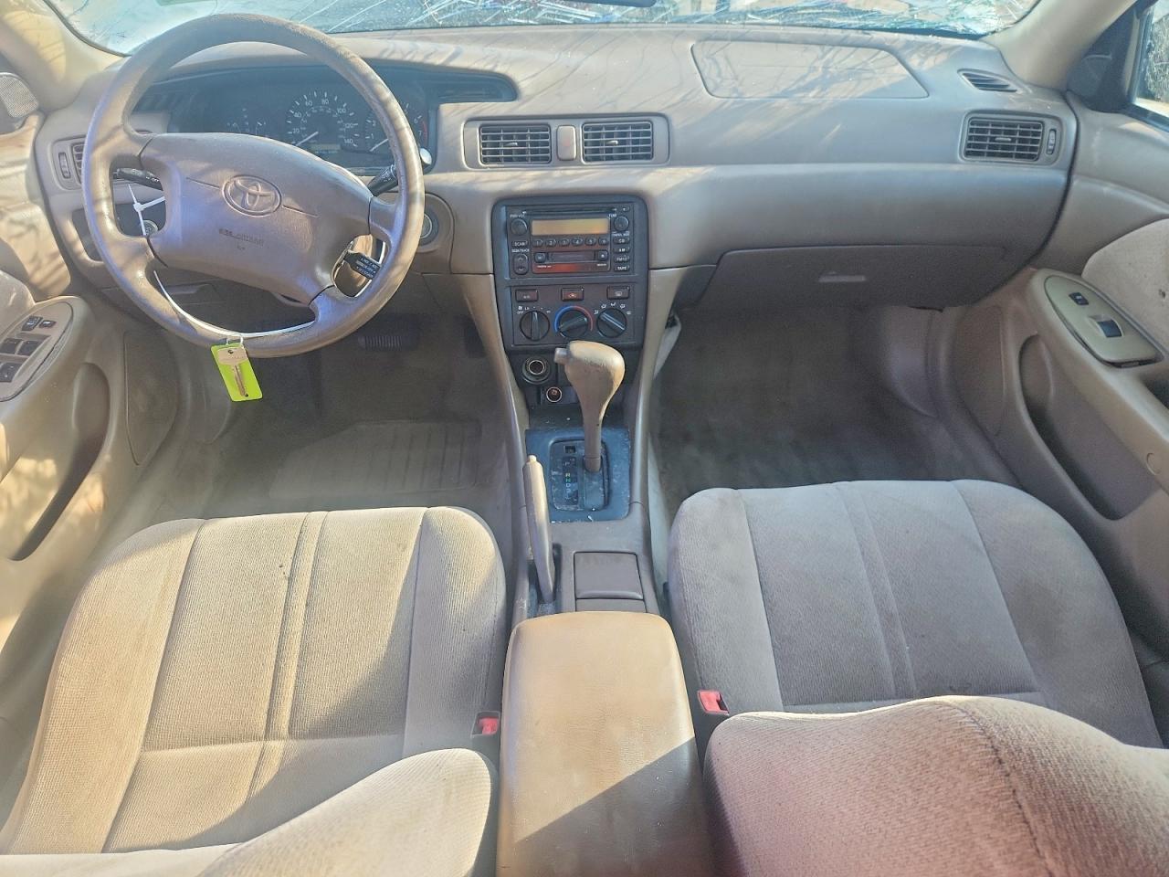 2000 Toyota Camry Le White vin: 4T1BG22KXYU963082
