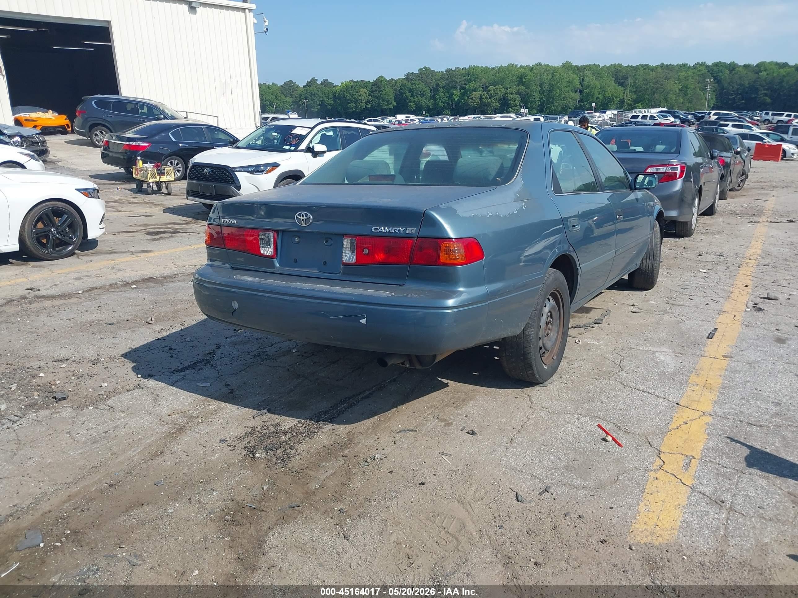 2000 Toyota Camry Le Green vin: 4T1BG22KXYU990198