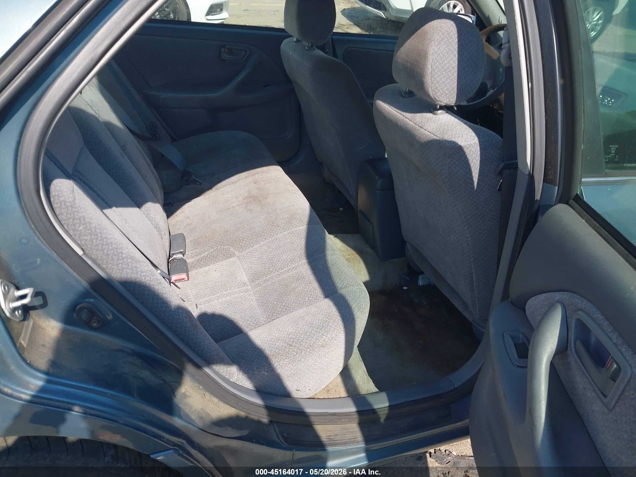 2000 Toyota Camry Le Green vin: 4T1BG22KXYU990198