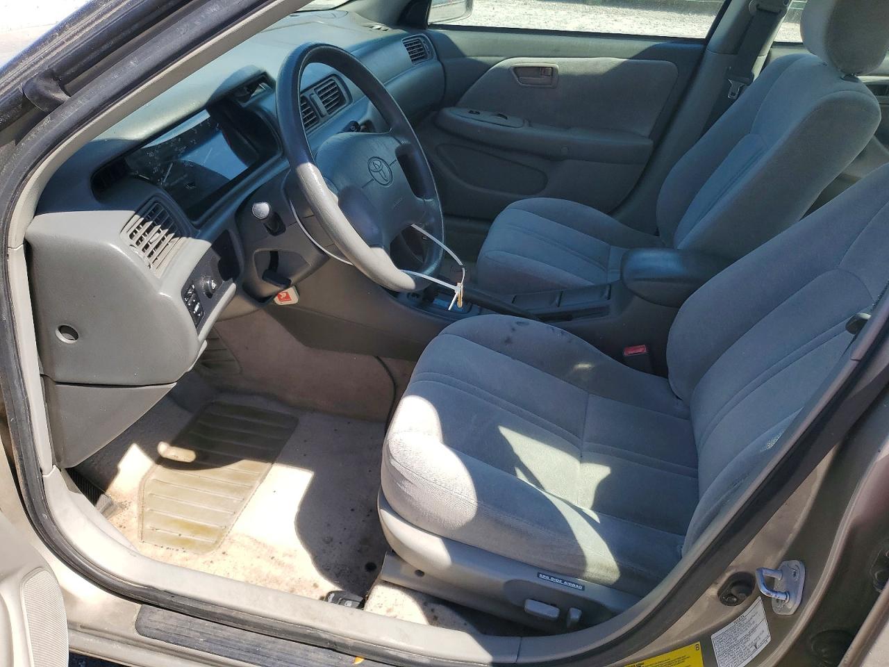 1999 Toyota Camry Le Tan vin: 4T1BG28K1XU532166