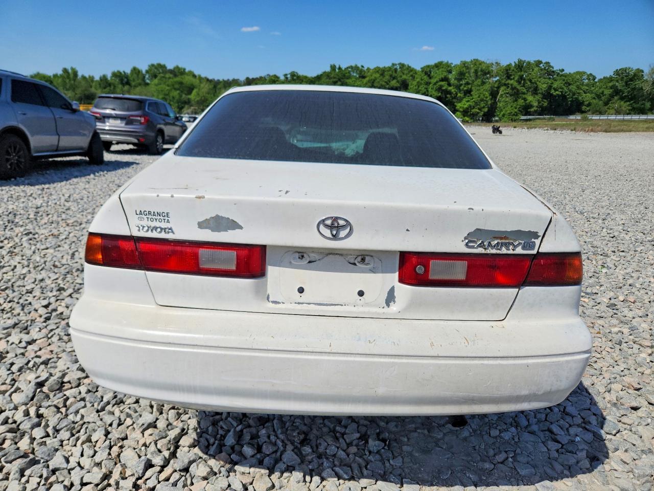 1999 Toyota Camry White vin: 4T1BG28K2XU571865