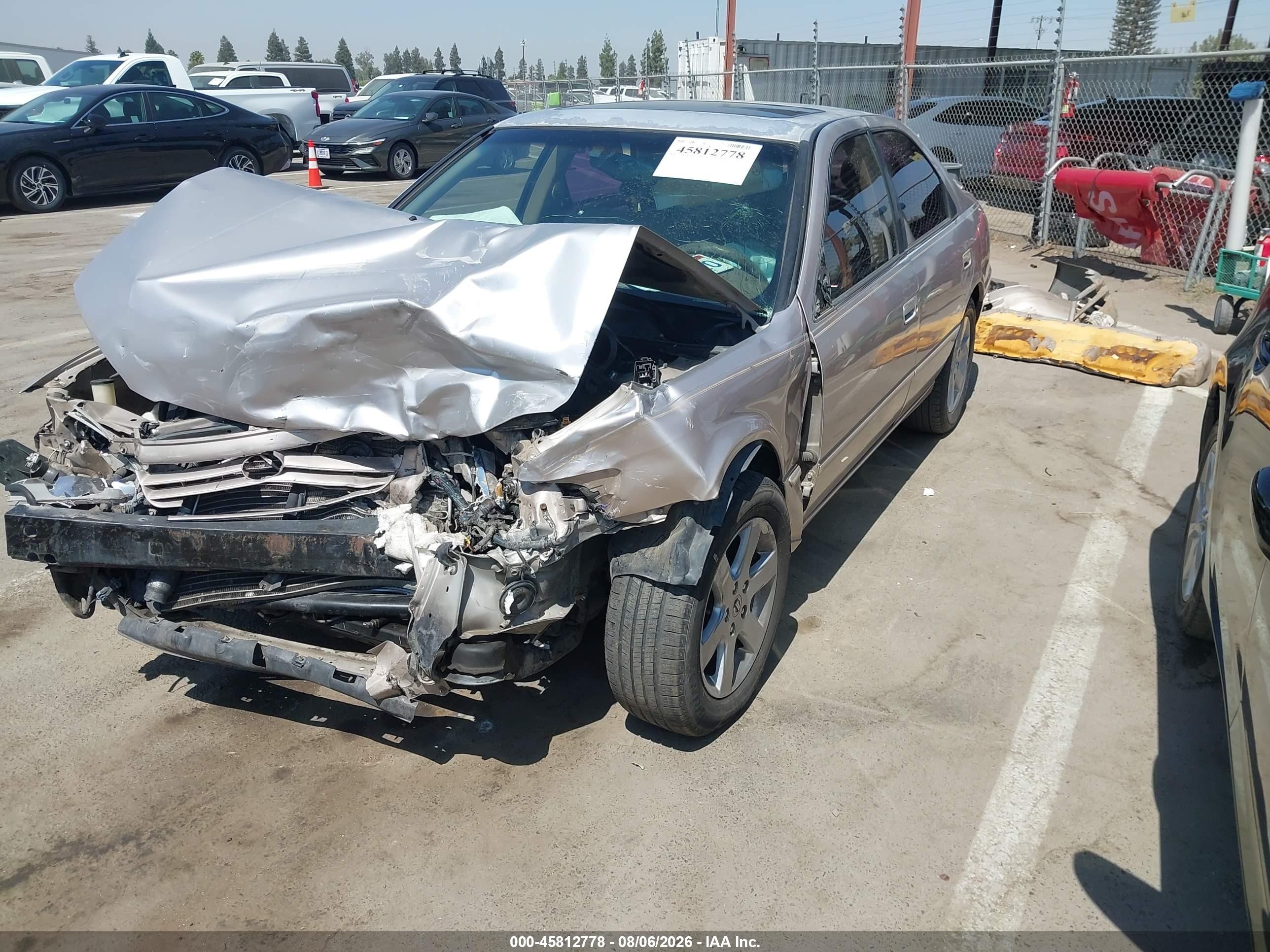 1999 Toyota Camry Le Silver vin: 4T1BG28K2XU871485