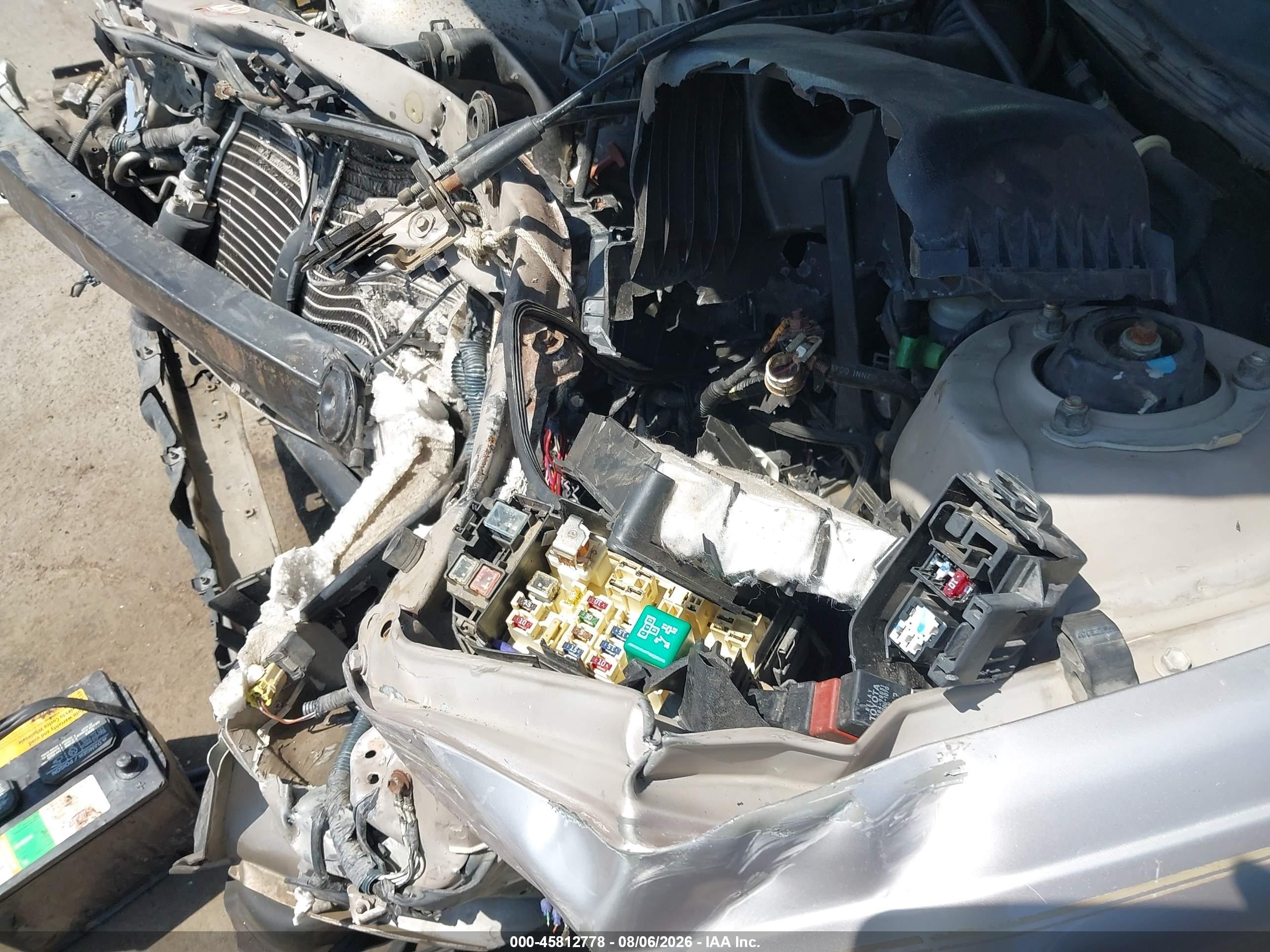 1999 Toyota Camry Le Silver vin: 4T1BG28K2XU871485