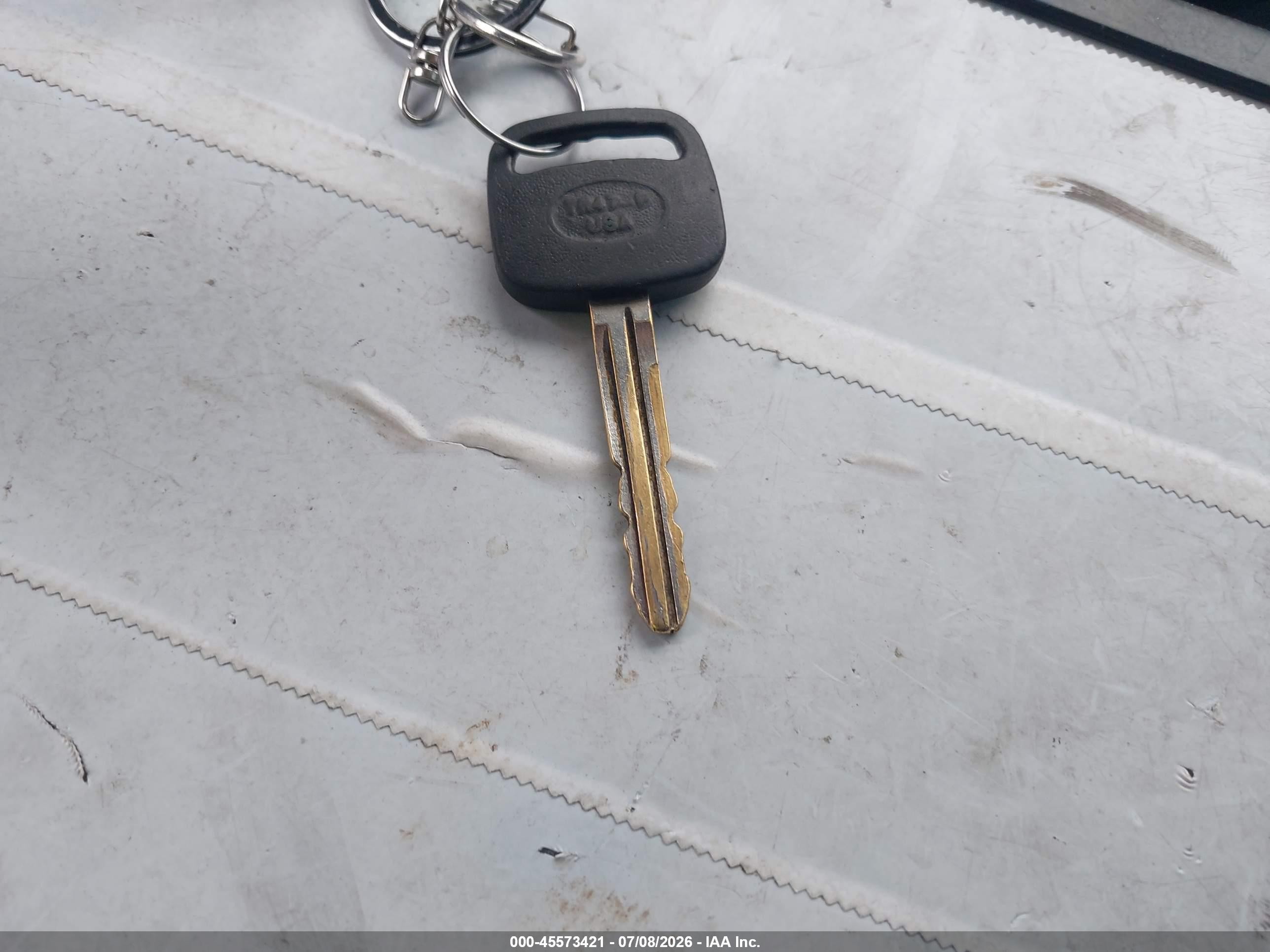 2000 Toyota Camry Le Gray vin: 4T1BG28K2YU696754
