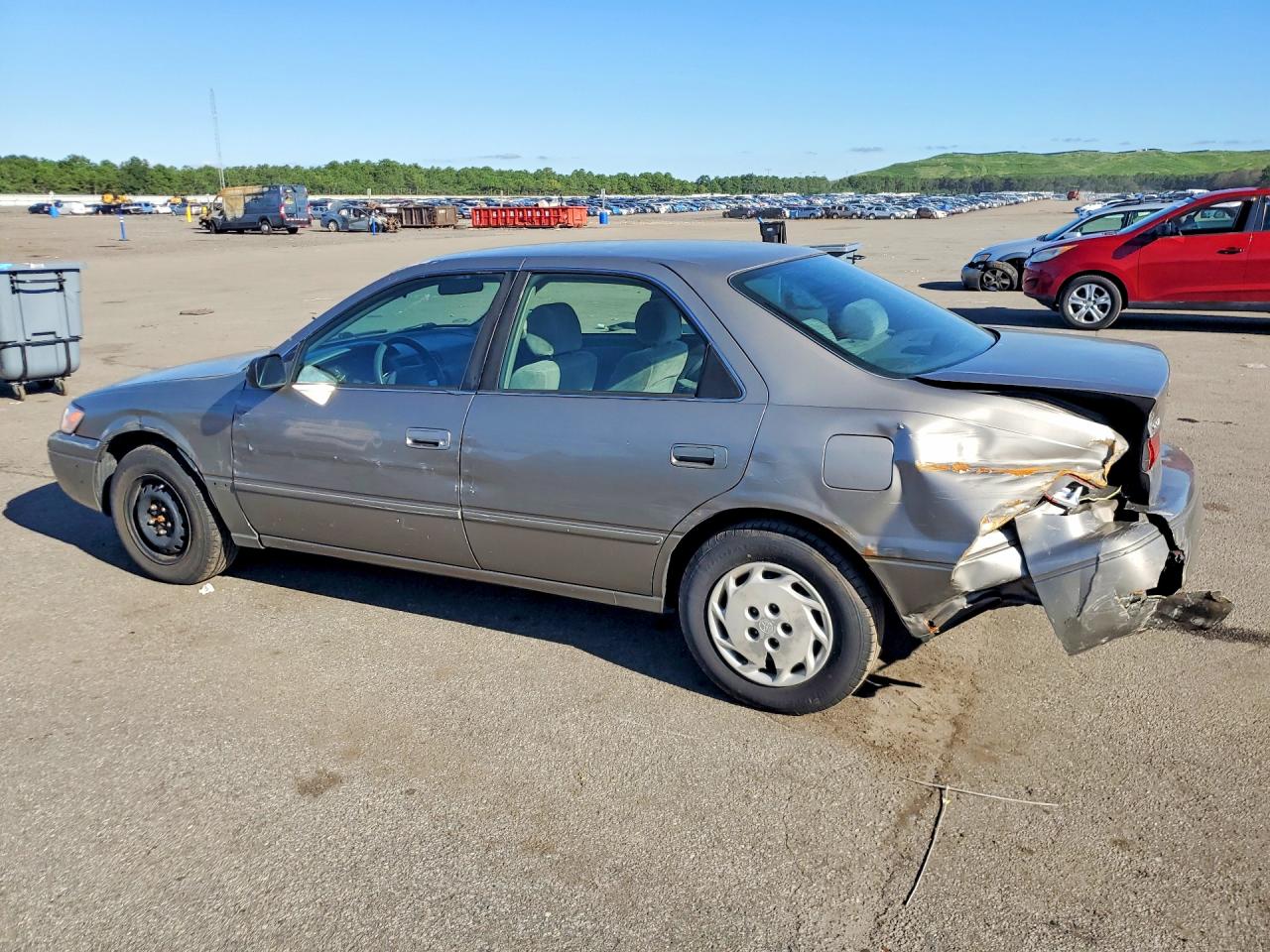 1999 Toyota Camry Le Tan vin: 4T1BG28K4XU565856