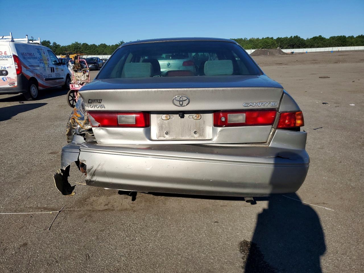 1999 Toyota Camry Le Tan vin: 4T1BG28K4XU565856