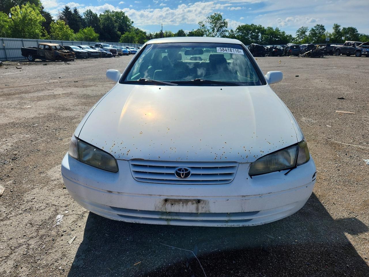 1999 Toyota Camry Le White vin: 4T1BG28K7XU889481