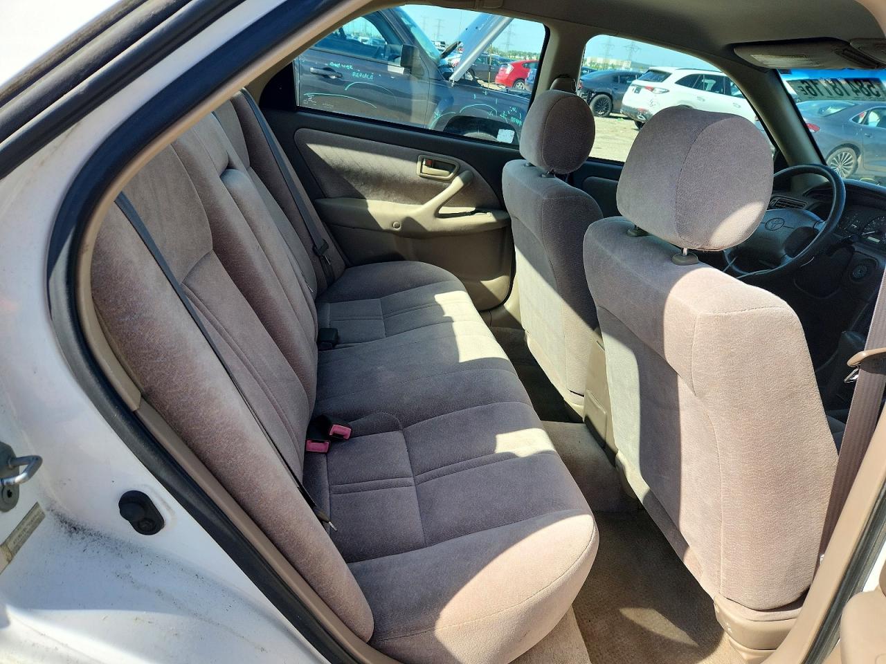 1999 Toyota Camry Le White vin: 4T1BG28K7XU889481