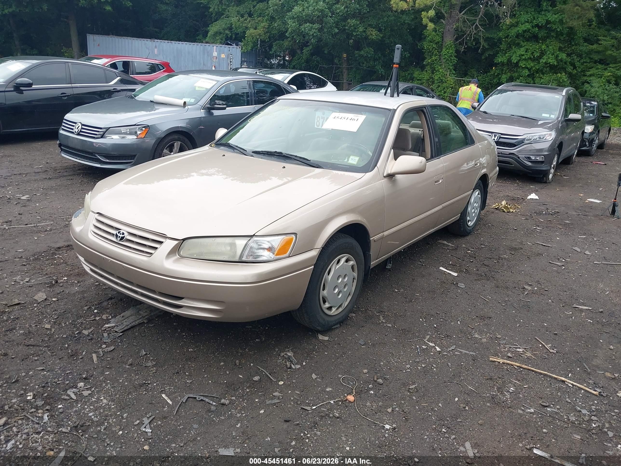 1999 Toyota Camry Le Beige vin: 4T1BG28K8XU910421