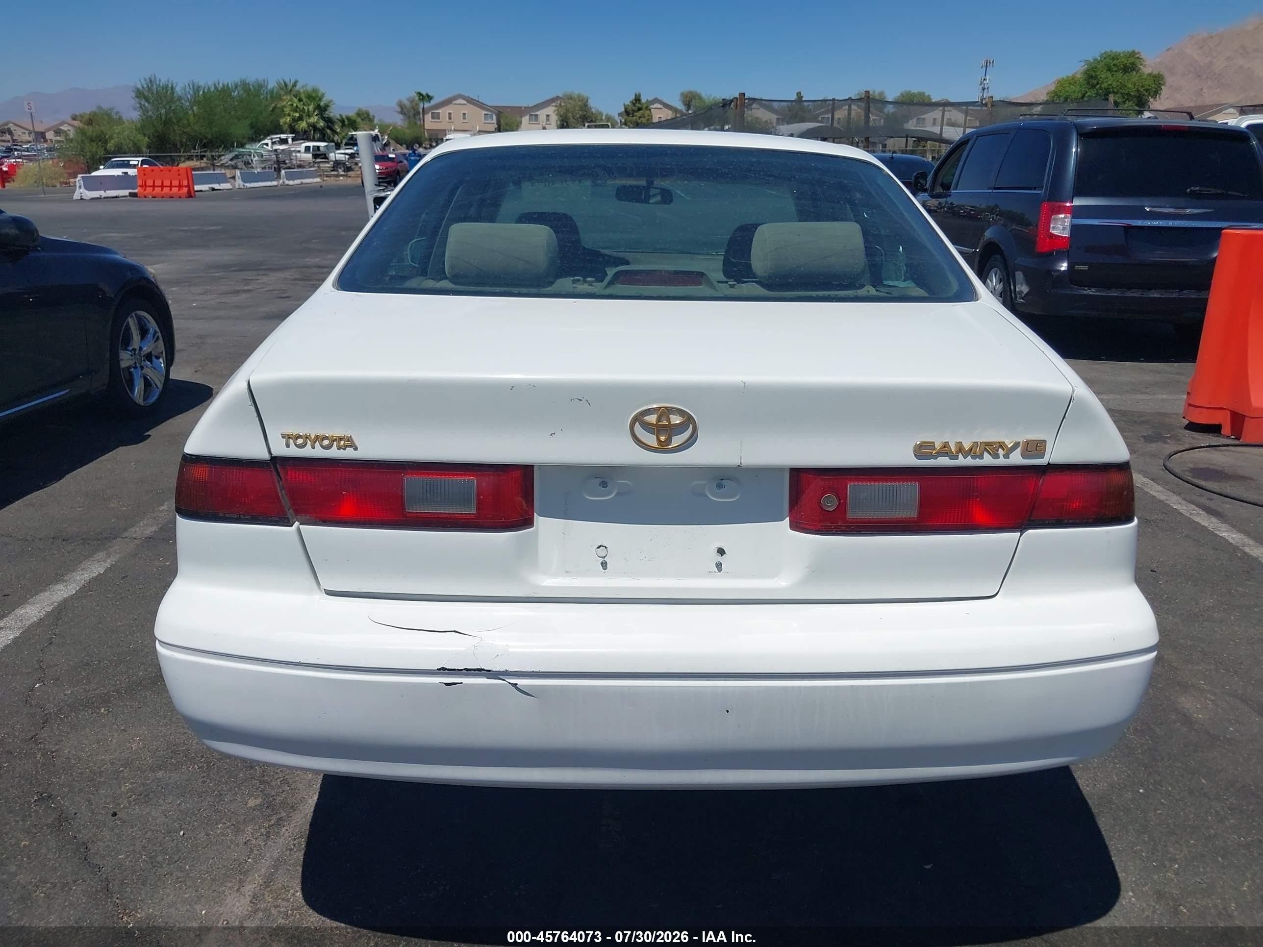 1999 Toyota Camry Le White vin: 4T1BG28K9XU498753