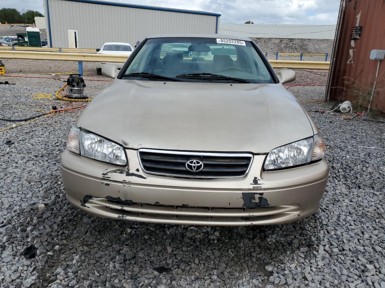2000 Toyota Camry Le Gold vin: 4T1BG28K9YU644165