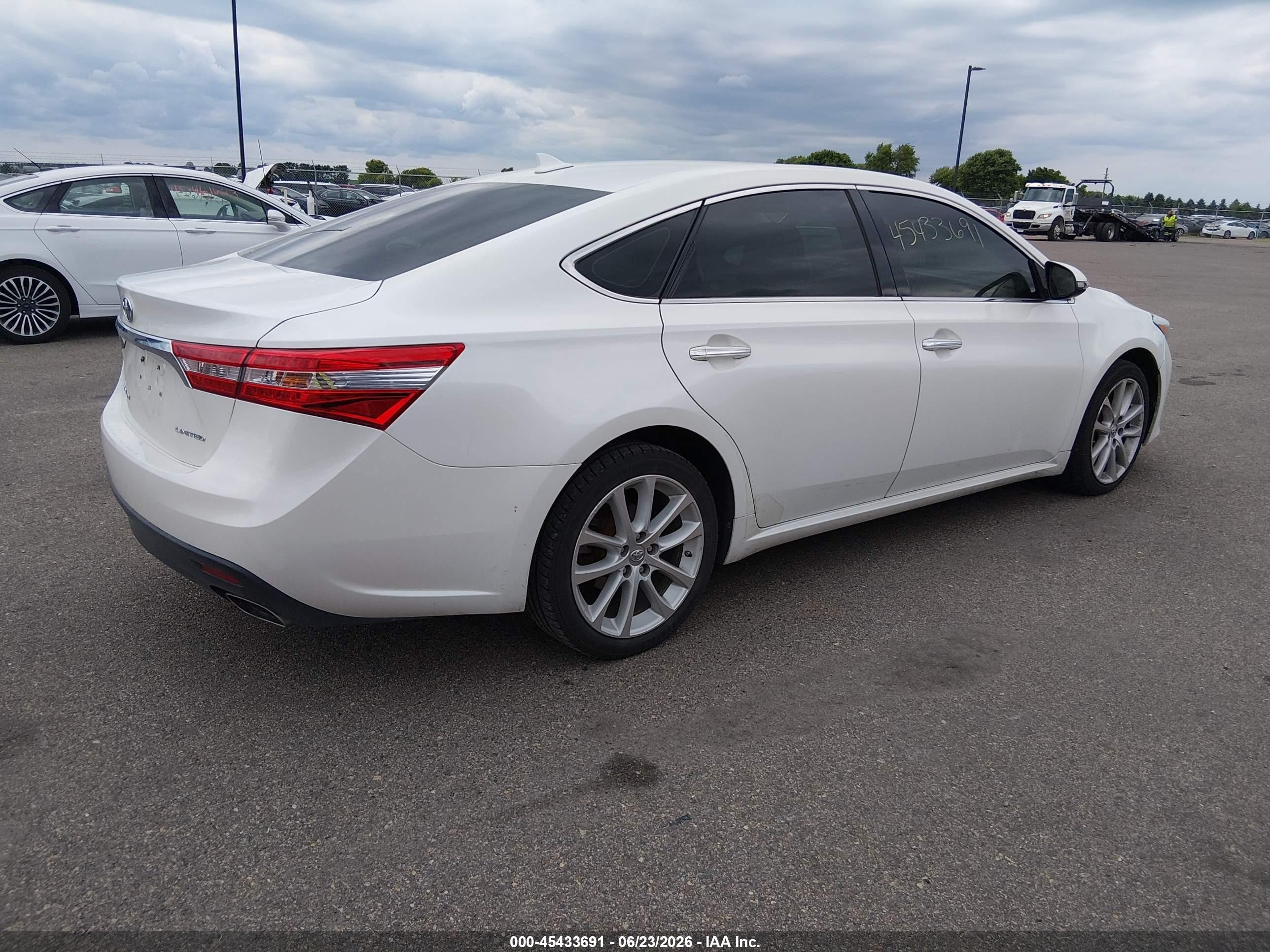 2015 Toyota Avalon Limited White vin: 4T1BK1EB0FU142915
