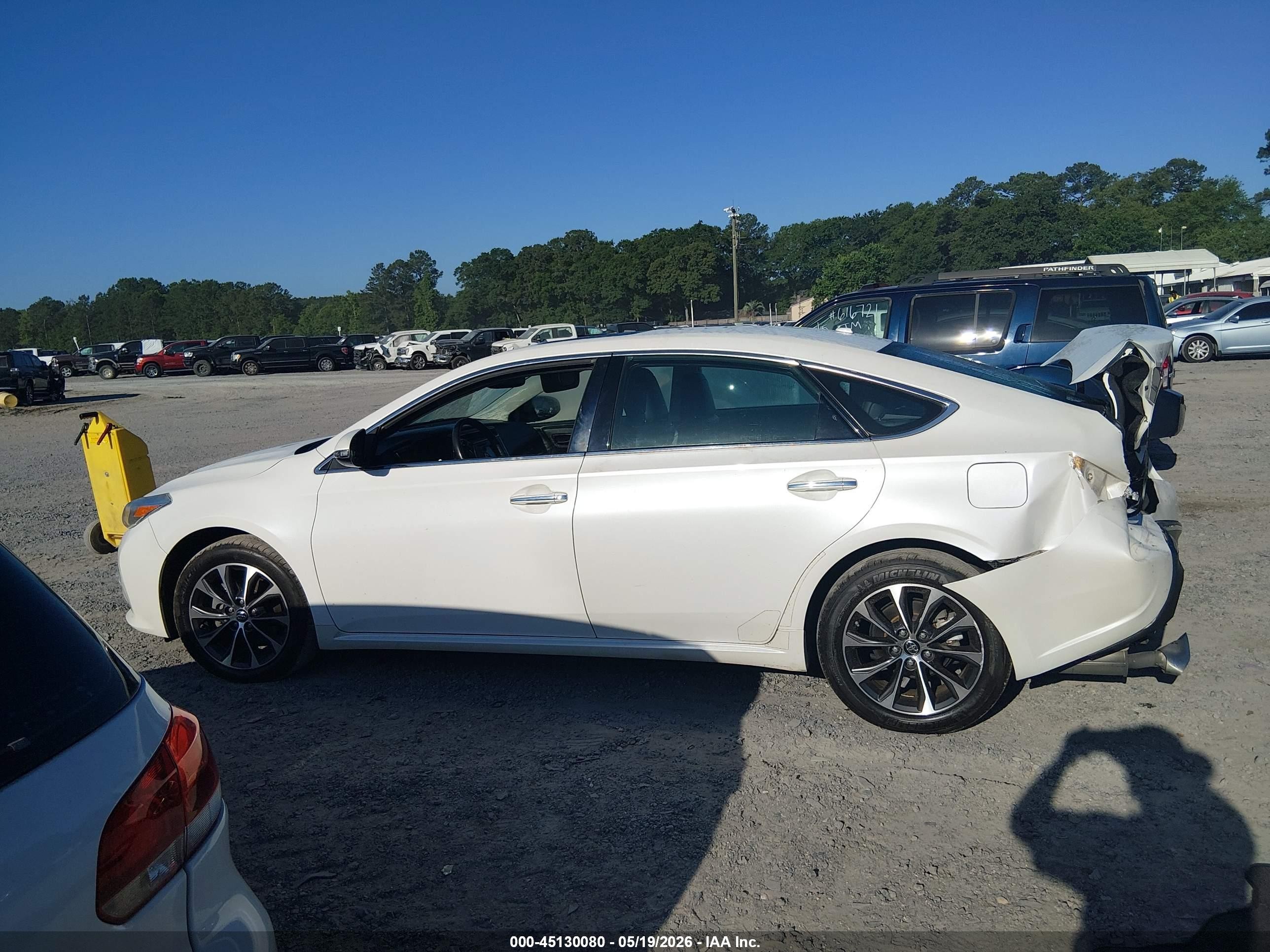 2016 Toyota Avalon Xle Premium White vin: 4T1BK1EB0GU222345