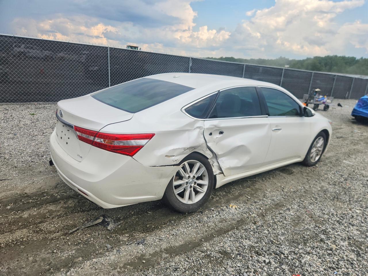 2015 Toyota Avalon Xle White vin: 4T1BK1EB1FU191976